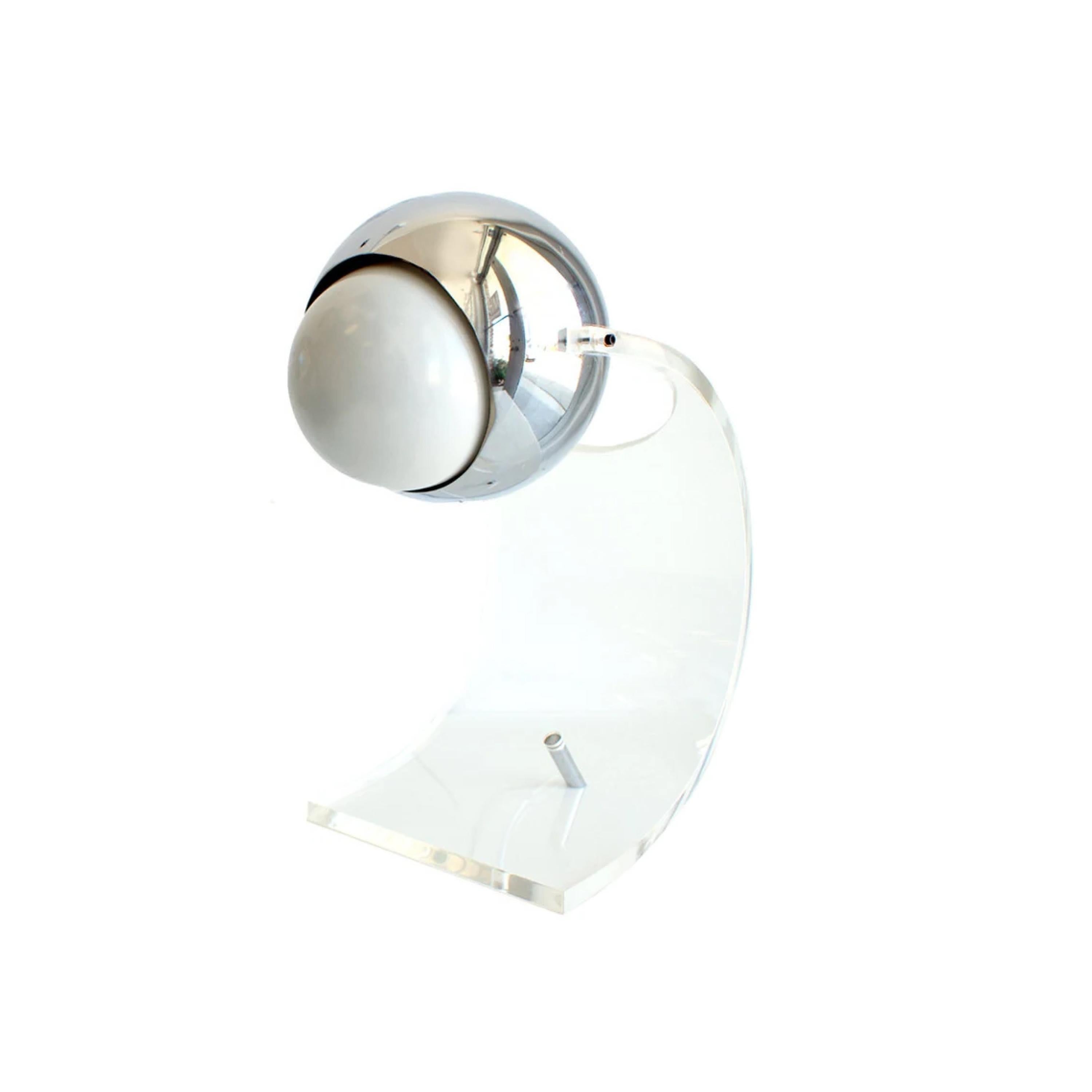 Mid-Century Modern Lampe de bureau Sonneman chromée et lucite Mid Century Modern Space Age en vente