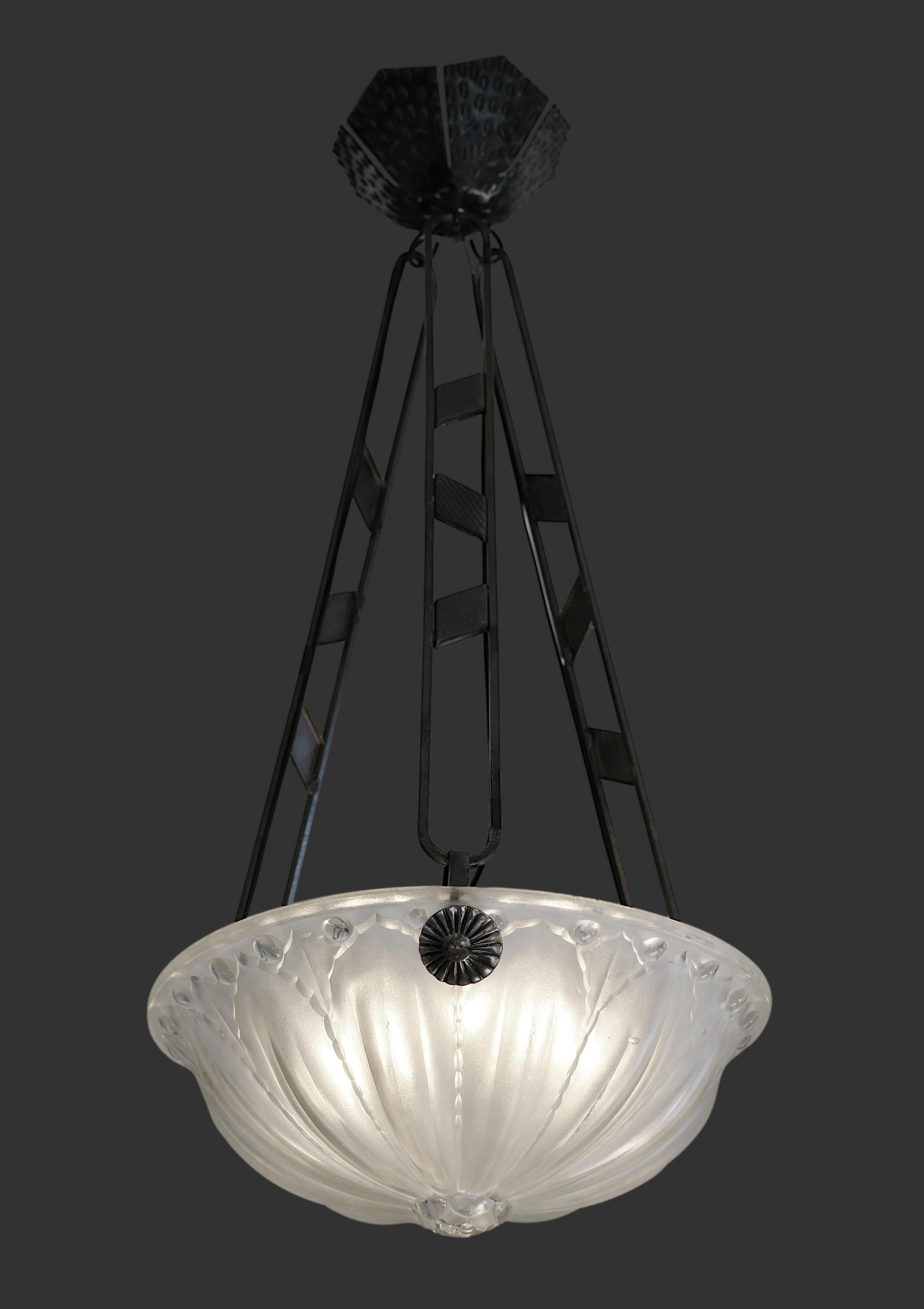 Frosted SONOVER French Art Deco Pendant Chandelier, Late 1920s For Sale