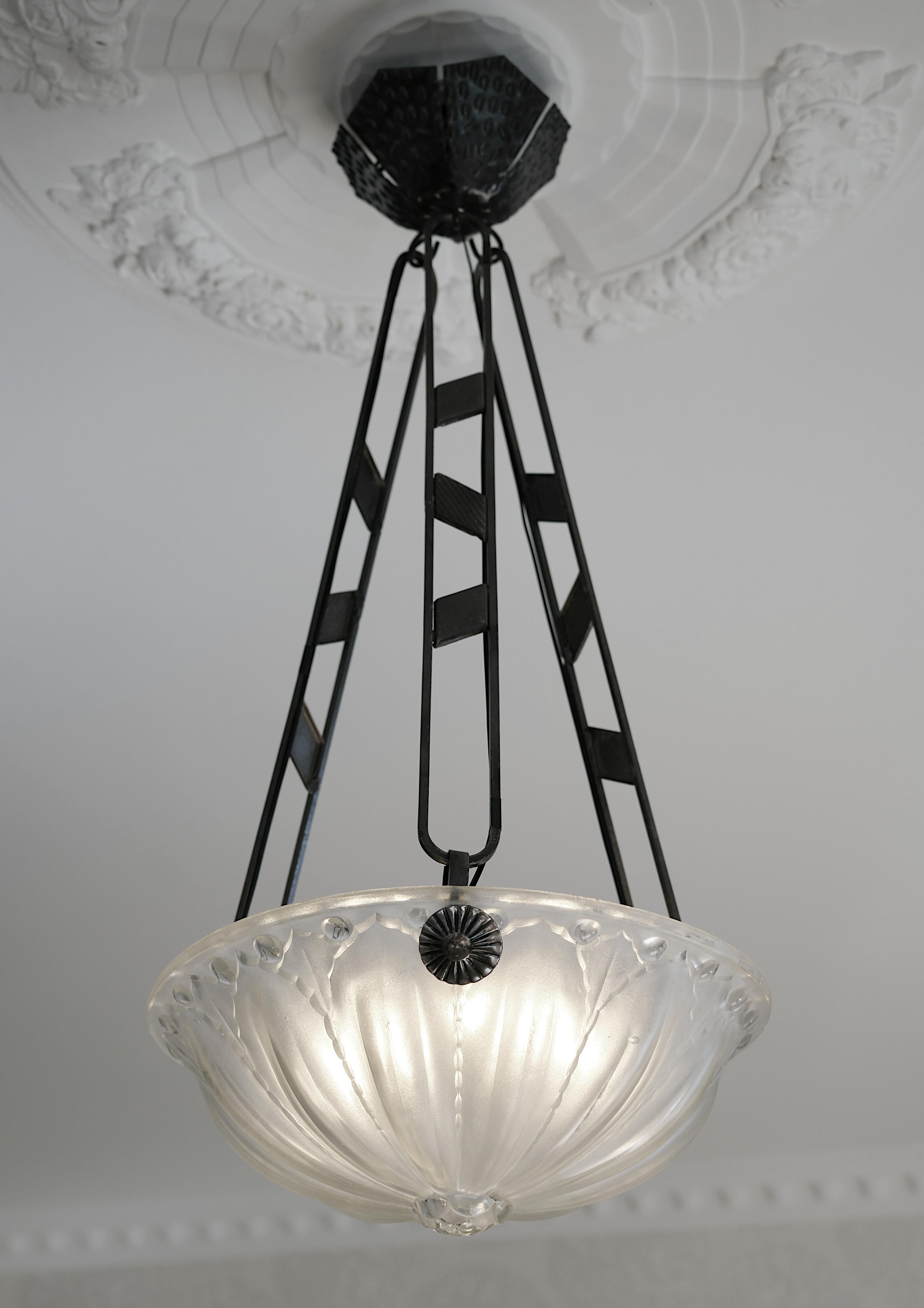 Frosted SONOVER French Art Deco Pendant Chandelier, 1920 For Sale