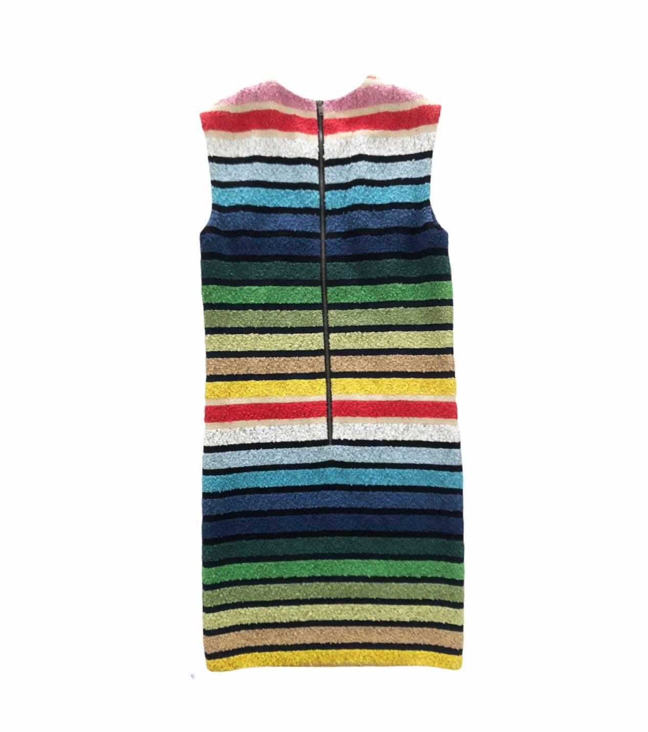 Mehrfarbig gestreiftes Kleid von Sonia Rykiel of Paris, ärmellos und komplett gefüttert mit Reißverschluss, knielang, Made in France 
Größe:  8 UK - FRANKREICH 36, USA 0-2, IT 40 

Alle Messungen sind von Seite zu Seite.
- Schulter bis Schulter 38