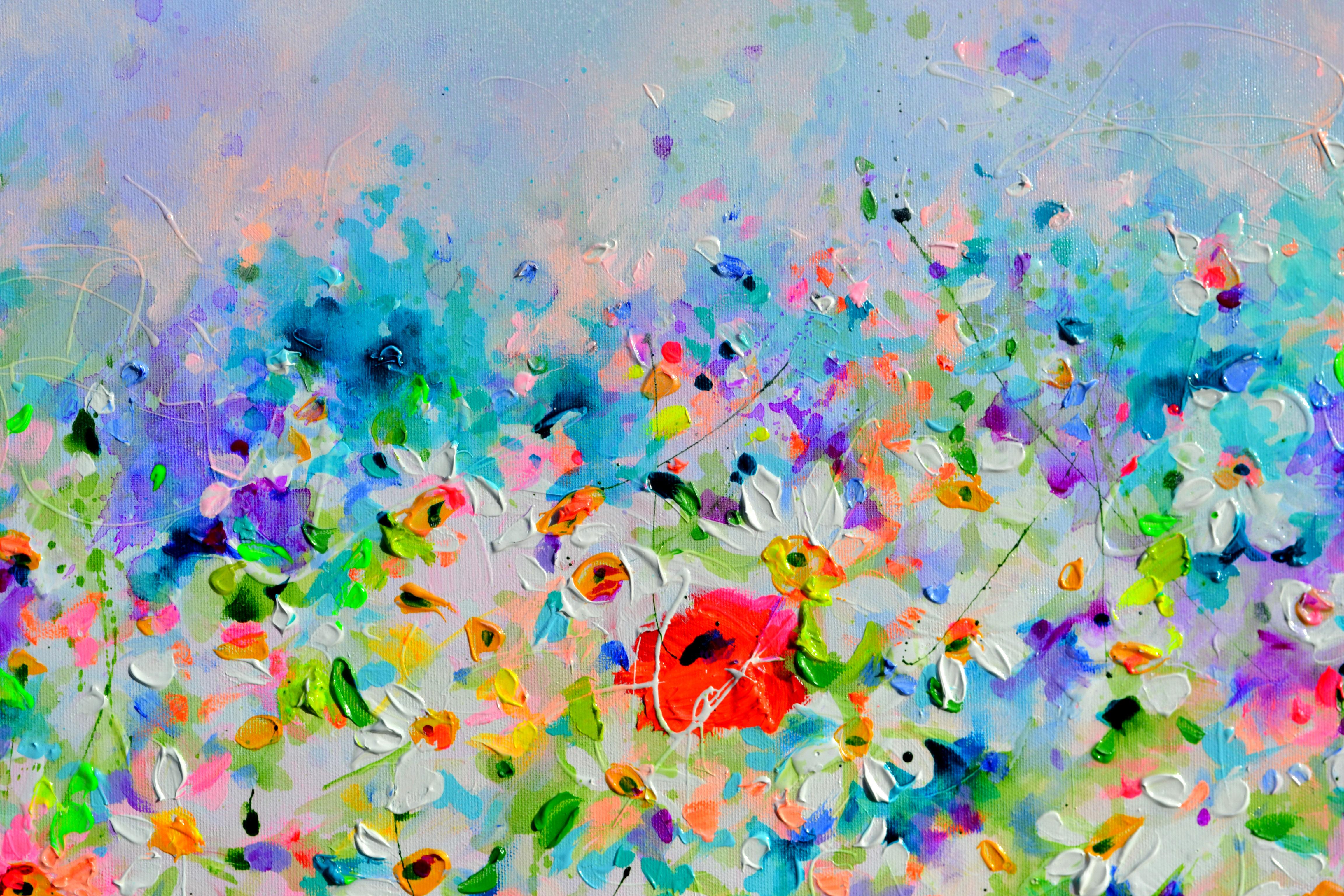 Weißes Gänseblümchen und rotes Mohnfeld im Angebot 6