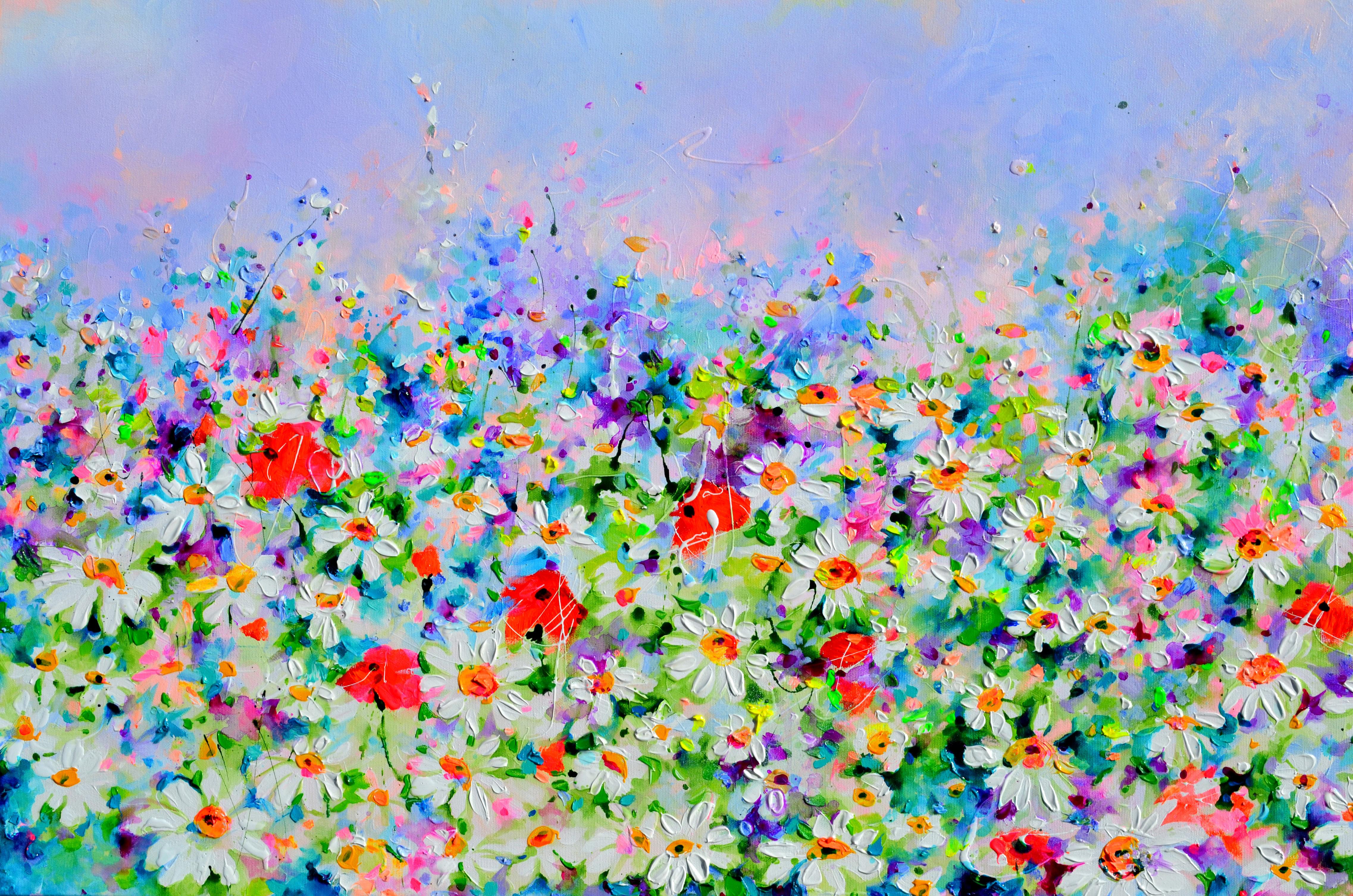 Weißes Gänseblümchen und rotes Mohnfeld (Grau), Interior Painting, von Soos Roxana Gabriela