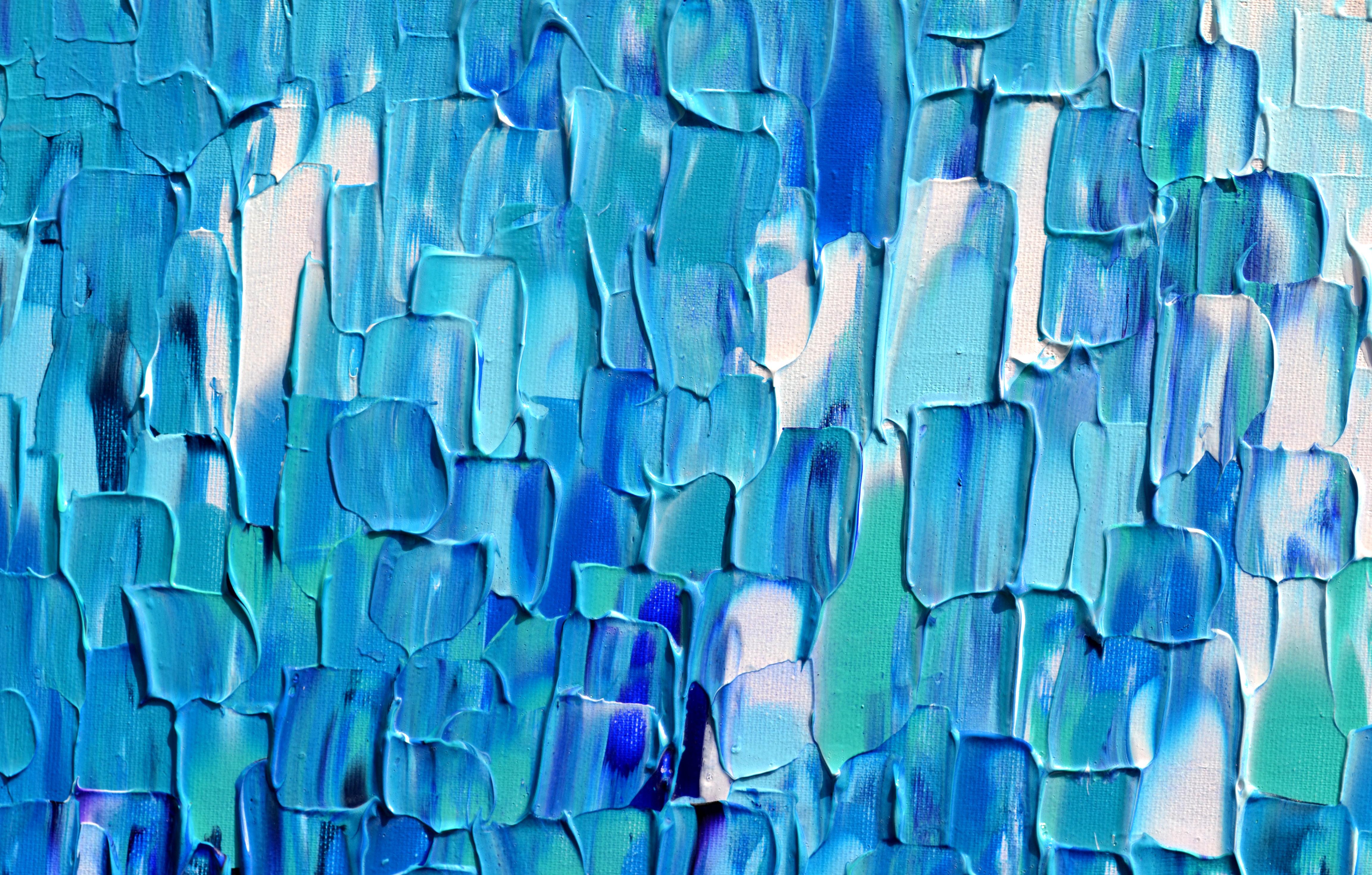 Élevez votre espace avec cette grande peinture abstraite originale en dégradé de bleu ! Réalisé sur une toile épaisse tendue, les bords sont peints pour un aspect plus soigné. Le vernis brillant protège non seulement des UV et de la poussière, mais