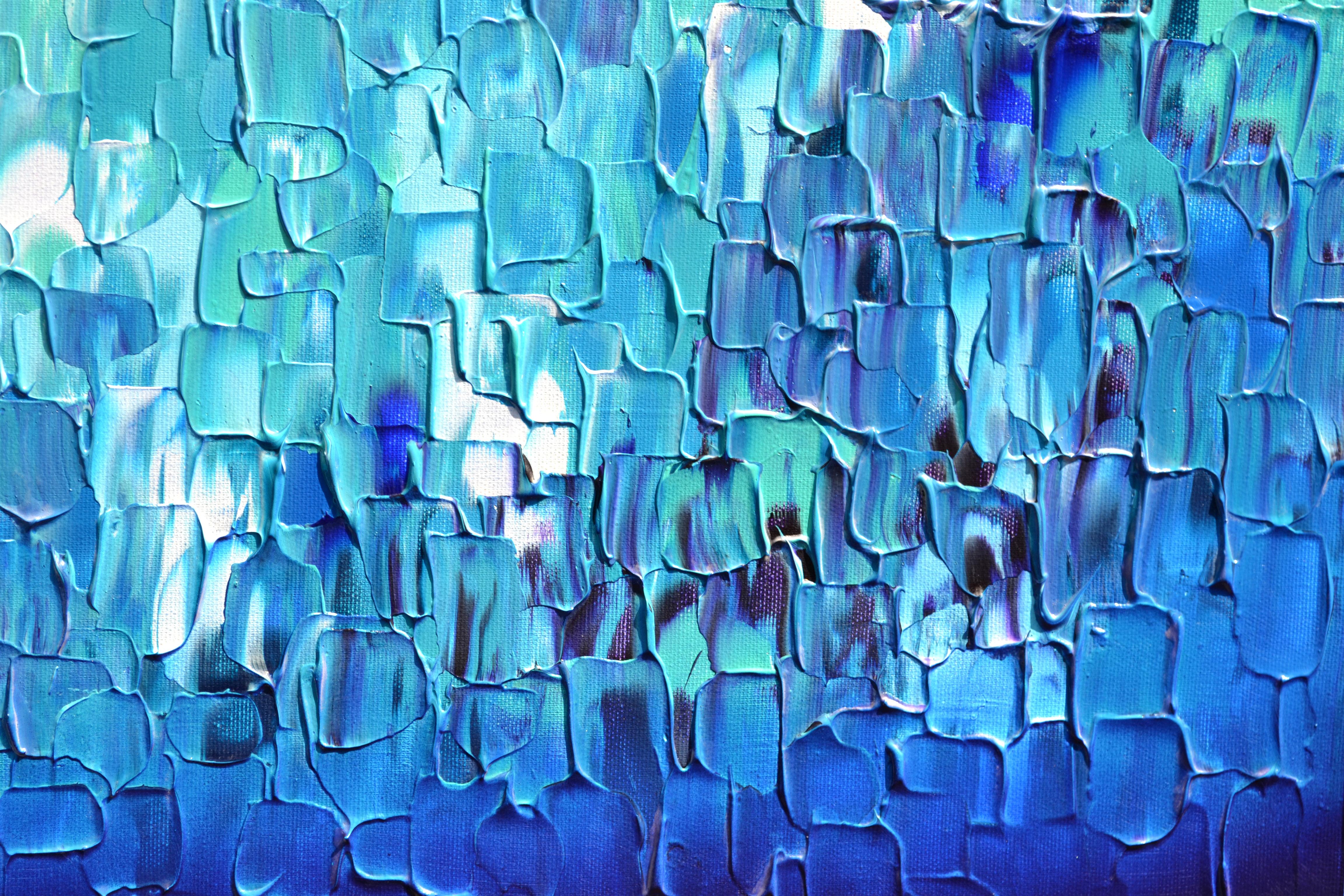 Couteau à palette bleu abstrait en relief 24 - Grande peinture texturée océanique en vente 1