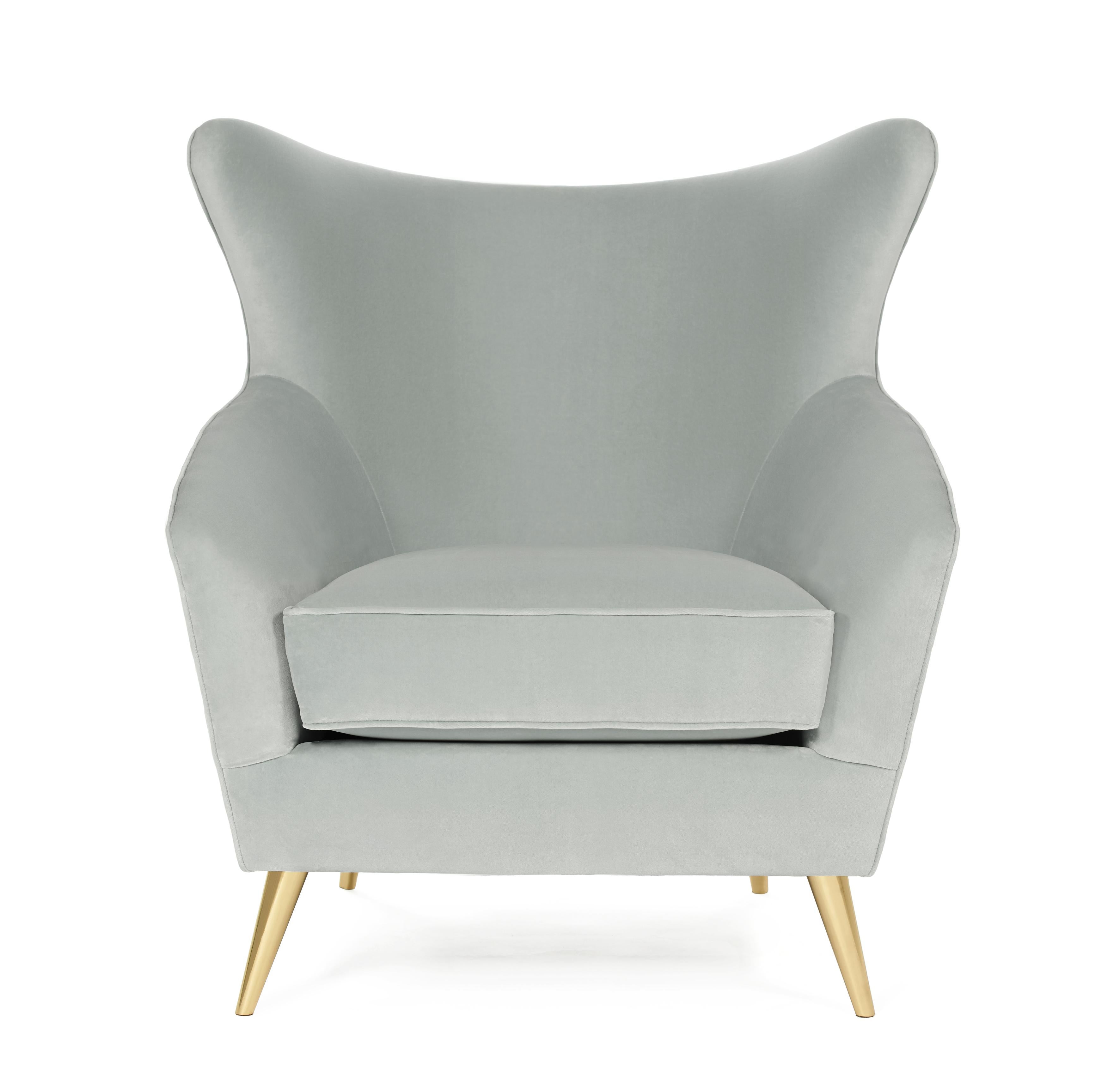 Sillón Sophia by Munna
Dimensiones: P 88 x An 85 x Al 94 cm. SH: 45 cm.
Materiales: Madera, espuma, latón y tapicería.
Acabado: Terciopelo de algodón y latón cepillado.

Disponible en todos los tejidos Munna excepto en Seda salvaje. Disponible en el