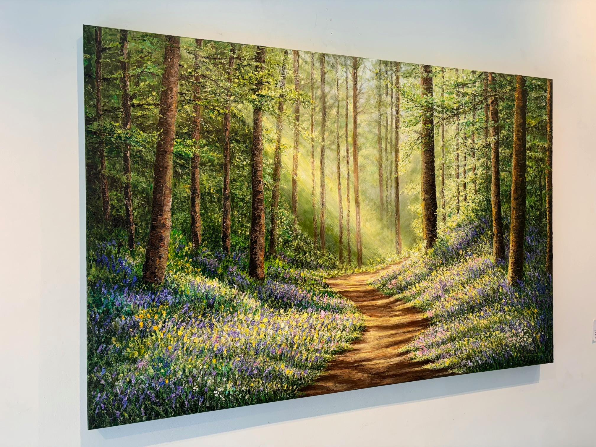 Questa eccezionale opera d'arte è attualmente in mostra e in vendita presso la Signet Contemporary Art Gallery e online. 

The Bluebells di Sophia Chalklen invita lo spettatore in una serena scena di bosco dove la delicata bellezza della Nature è al