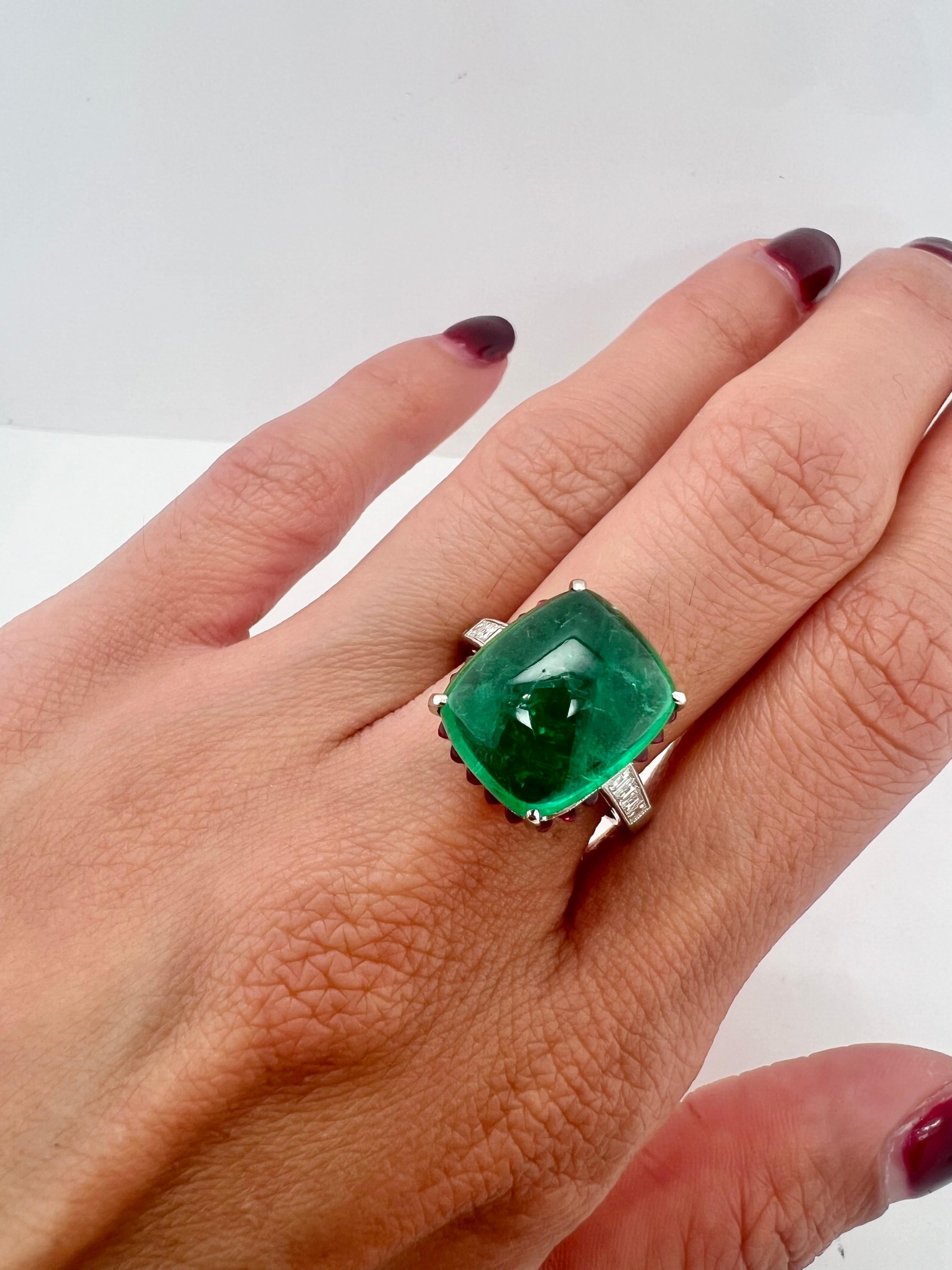 Sophia D. 10,94 Smaragd-Cabochon-Ring im Angebot 1