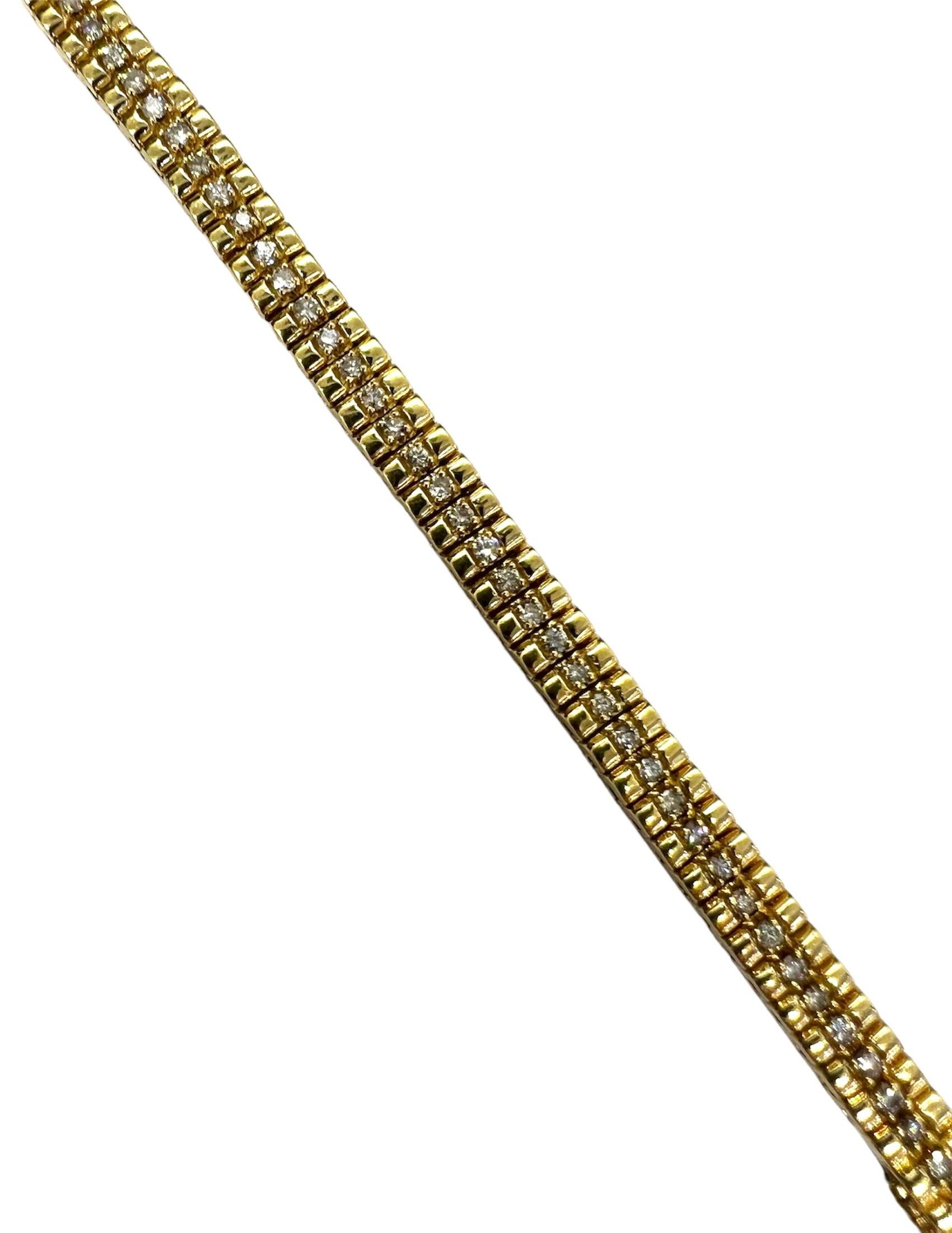 Armband aus 14 Karat Gelbgold mit Diamanten.

Sophia D von Joseph Dardashti LTD ist seit 35 Jahren weltweit bekannt und lässt sich vom klassischen Art-Déco-Design inspirieren, das mit modernen Fertigungstechniken verschmilzt.
