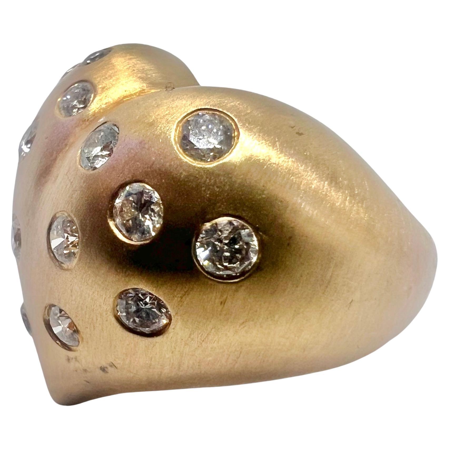 Sophia D. 14K Gelbgold Dome Ring mit runden Diamanten