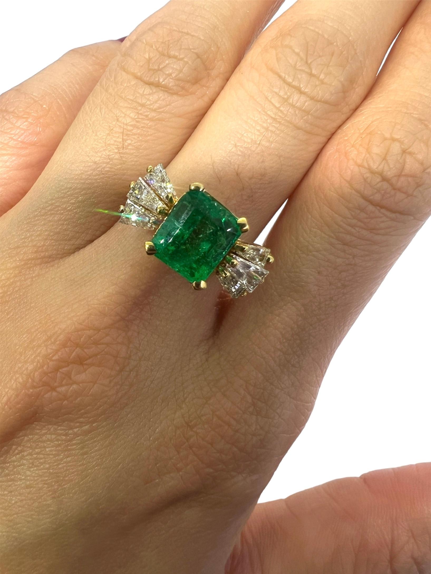 Sophia D. 14K Yellow Gold Emerald and Diamond Ring In New Condition For Sale In New York, NY