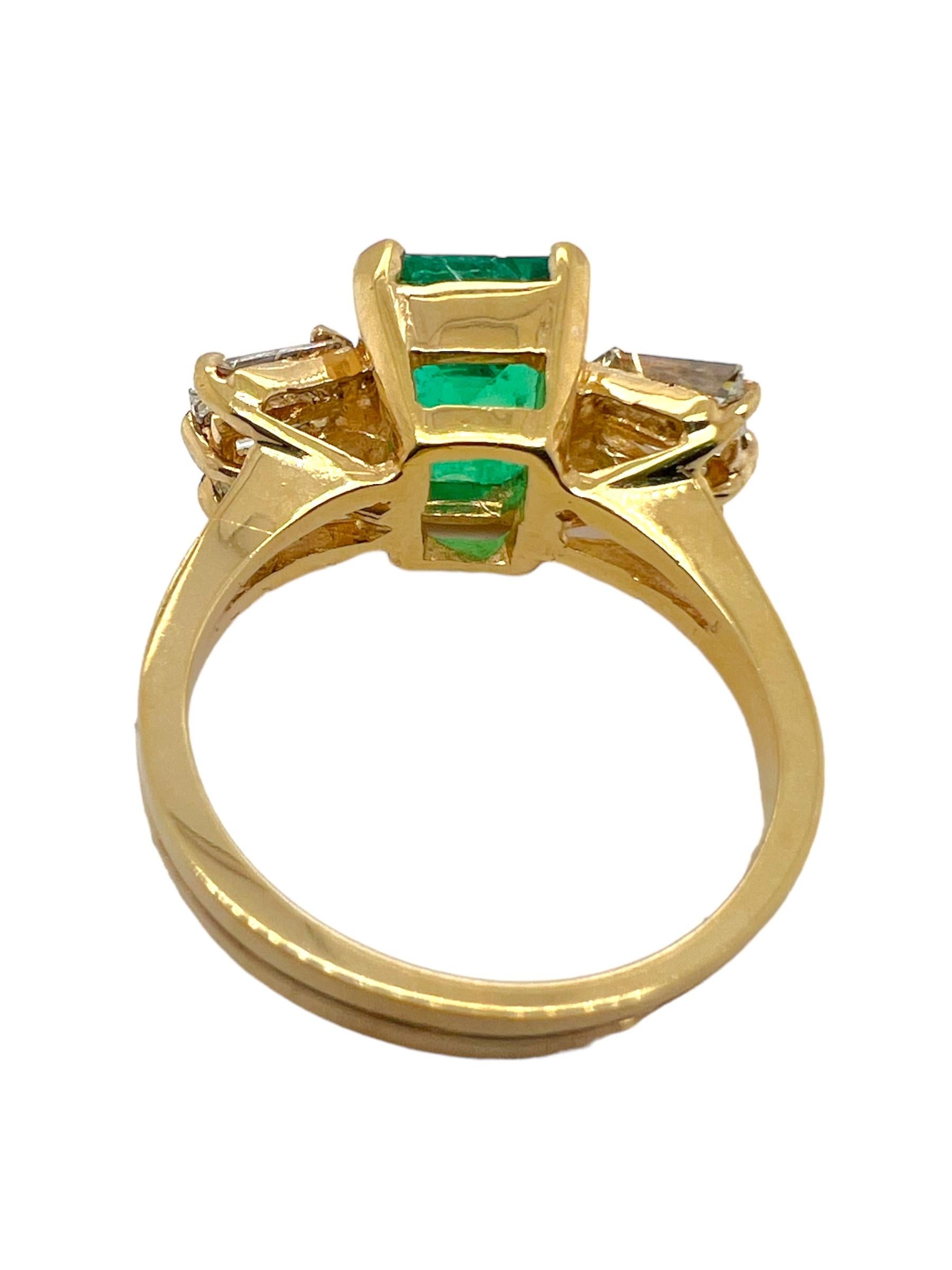 Sophia D. 14K Yellow Gold Emerald and Diamond Ring In New Condition For Sale In New York, NY