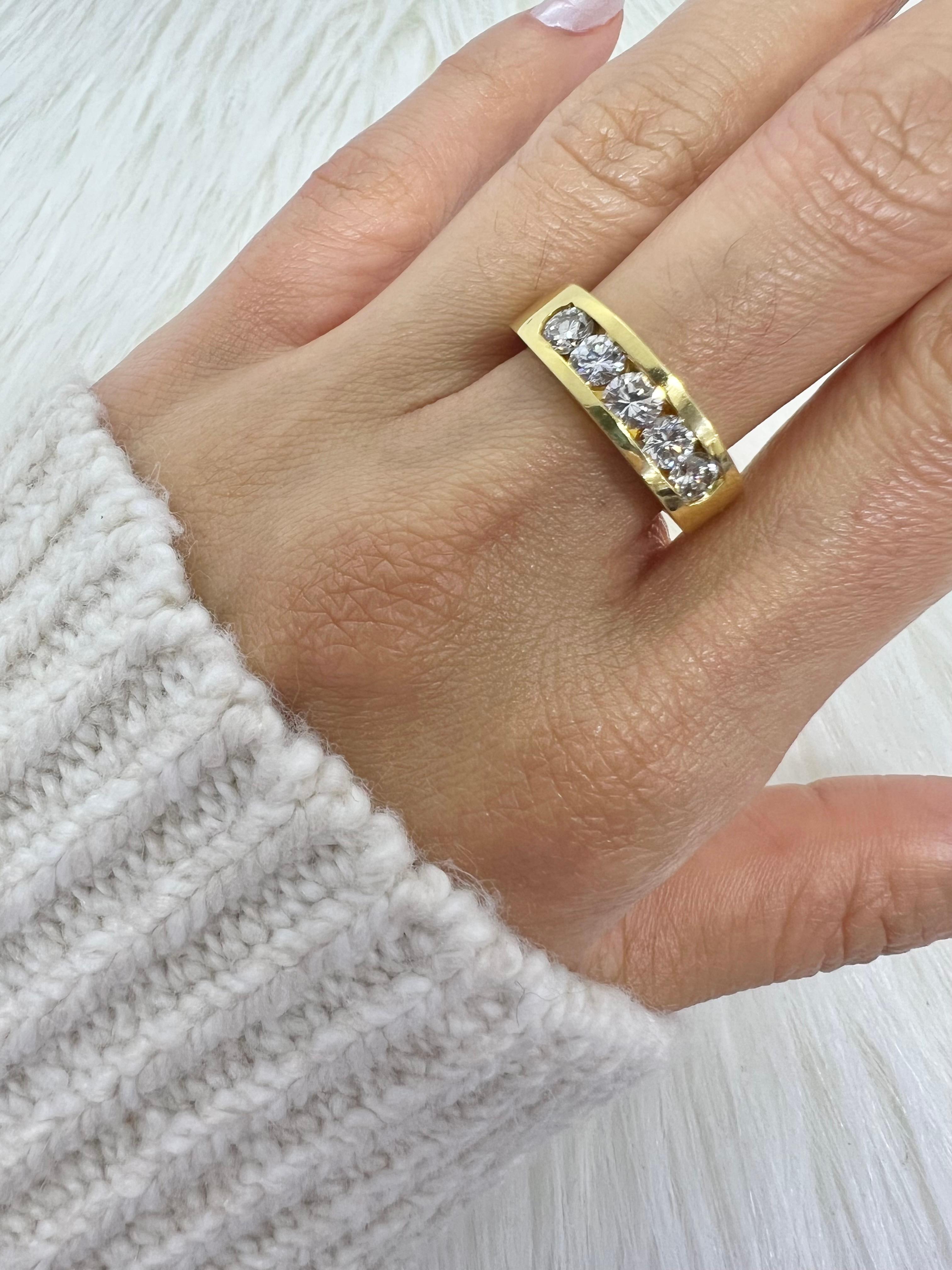 Sophia D. 18K Yellow Gold Band Ring In New Condition For Sale In New York, NY
