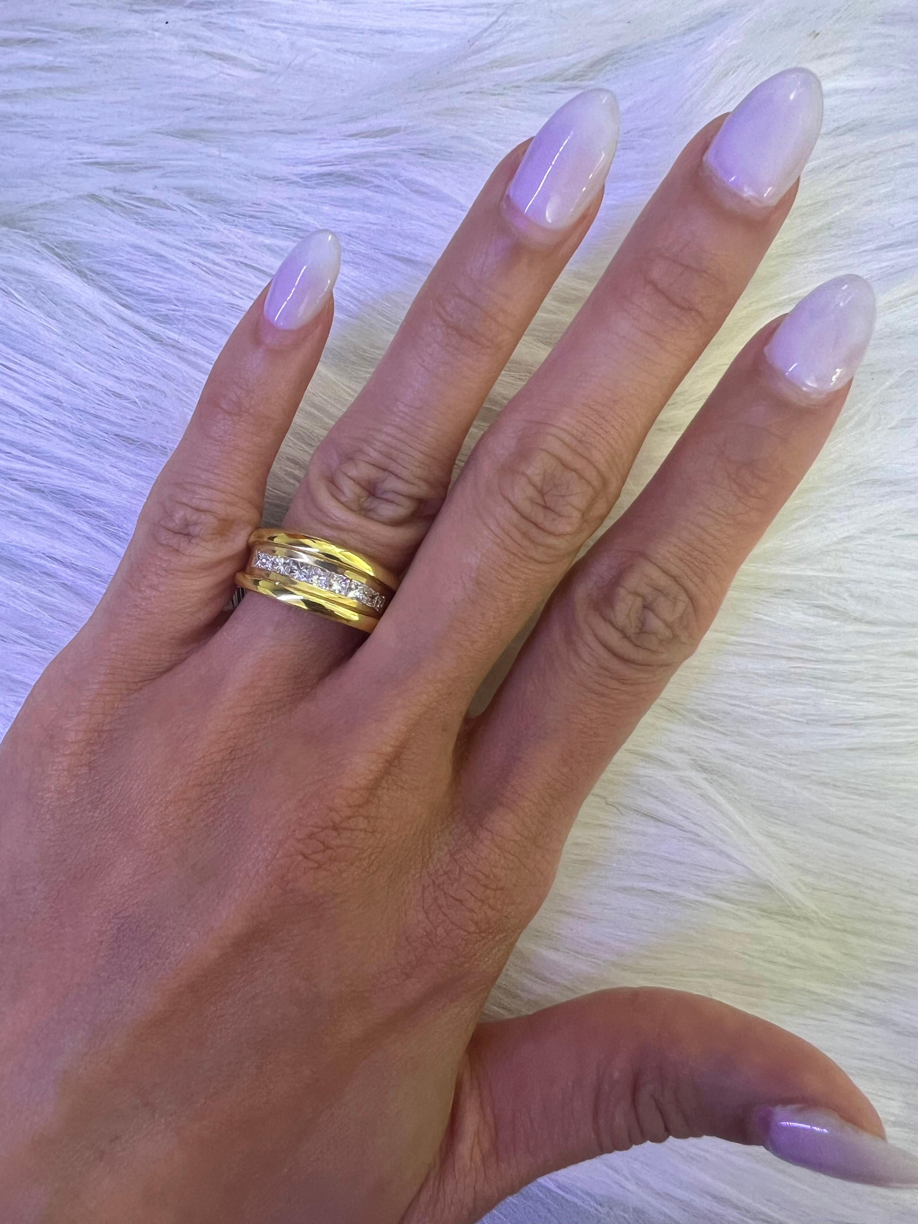 Taille carrée Sophia D. Bague en or jaune 18 carats avec diamants en vente