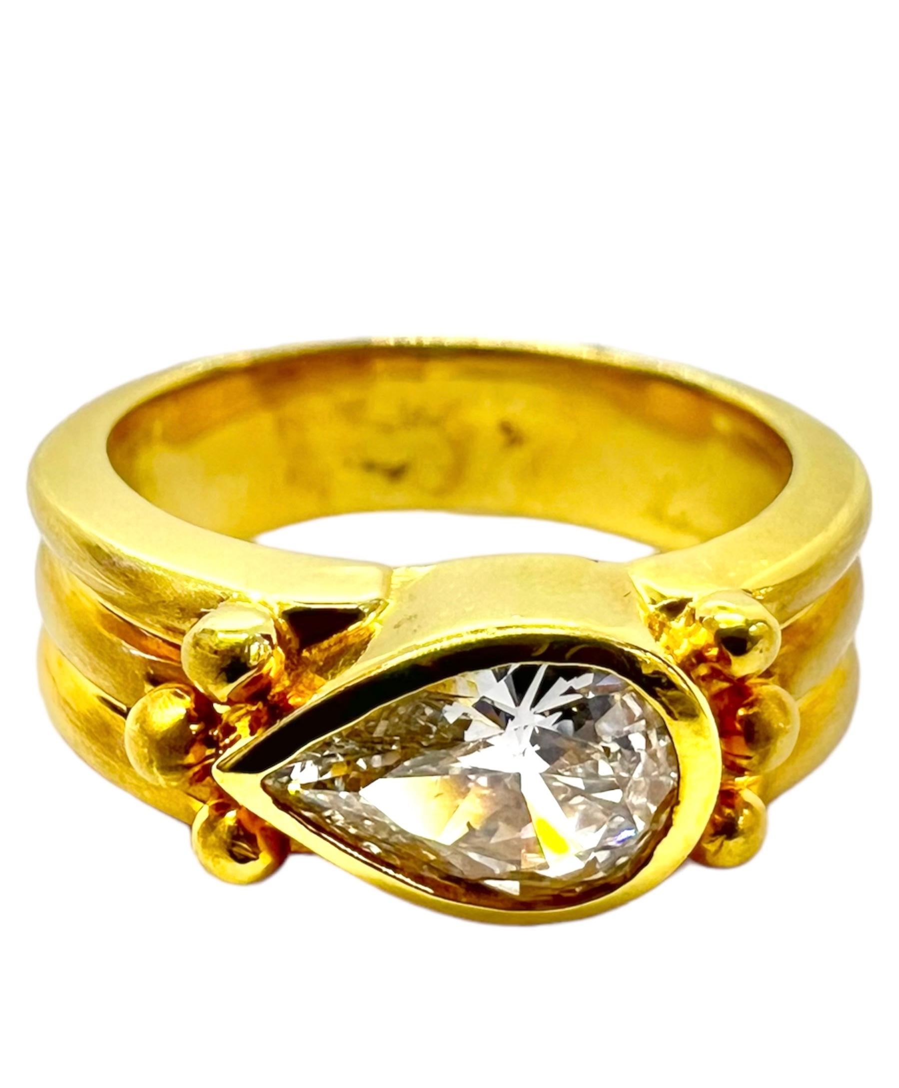 Sophia D. Diamantring aus 18 Karat Gelbgold mit Diamant (Tropfenschliff) im Angebot