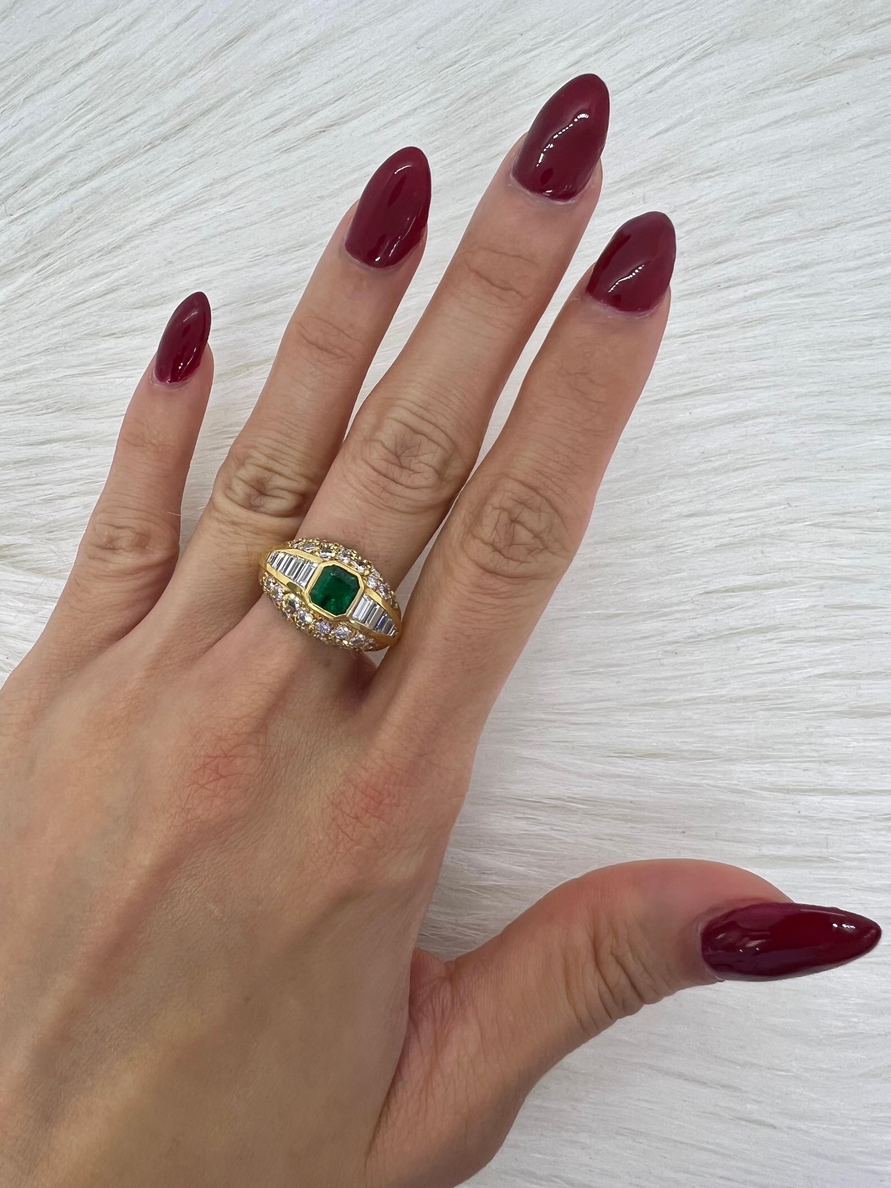 Sophia D. 18K Yellow Gold Emerald Cardinal Ring In New Condition For Sale In New York, NY