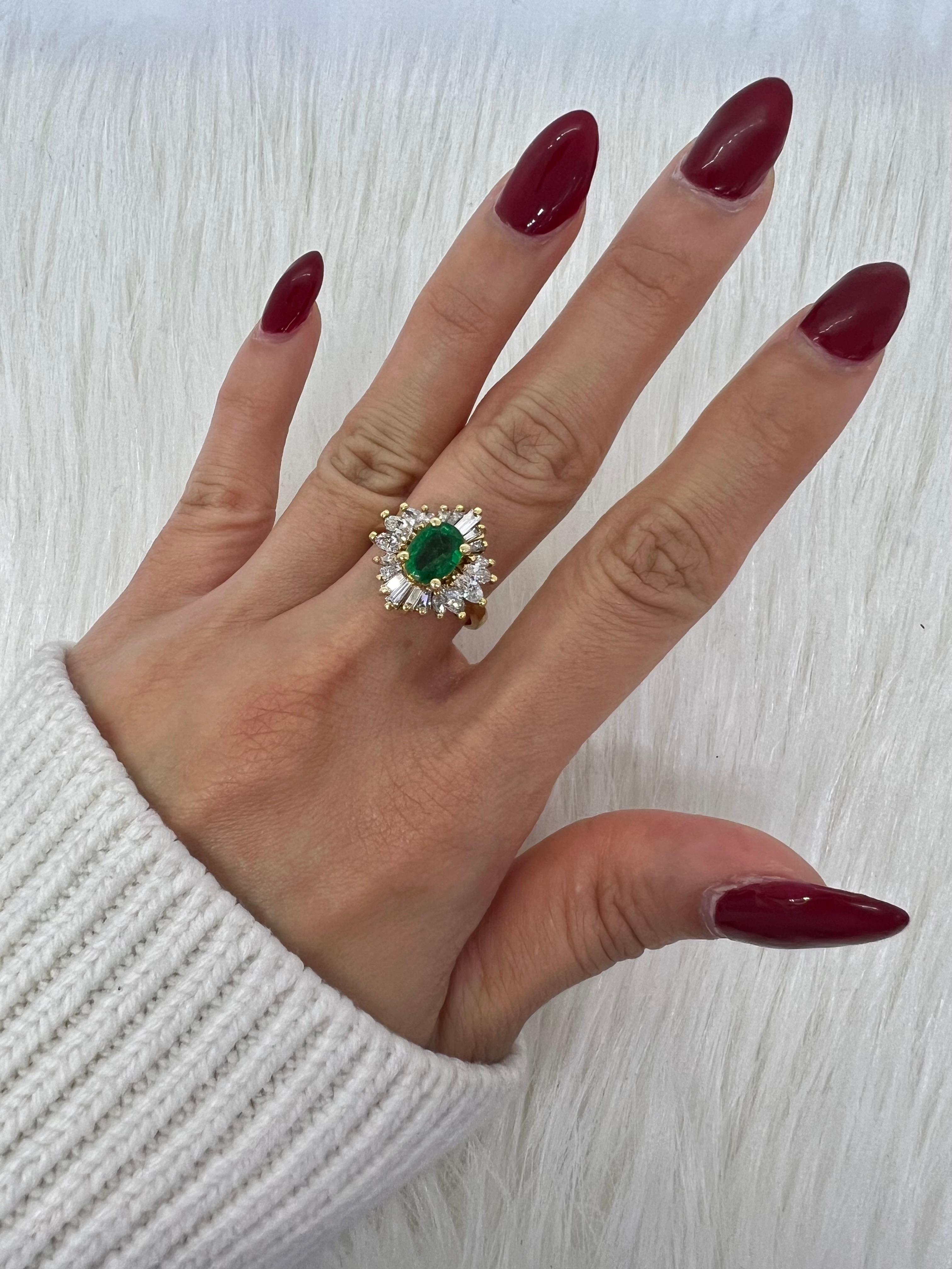 Sophia D. 18K Yellow Gold Emerald Ring In New Condition For Sale In New York, NY