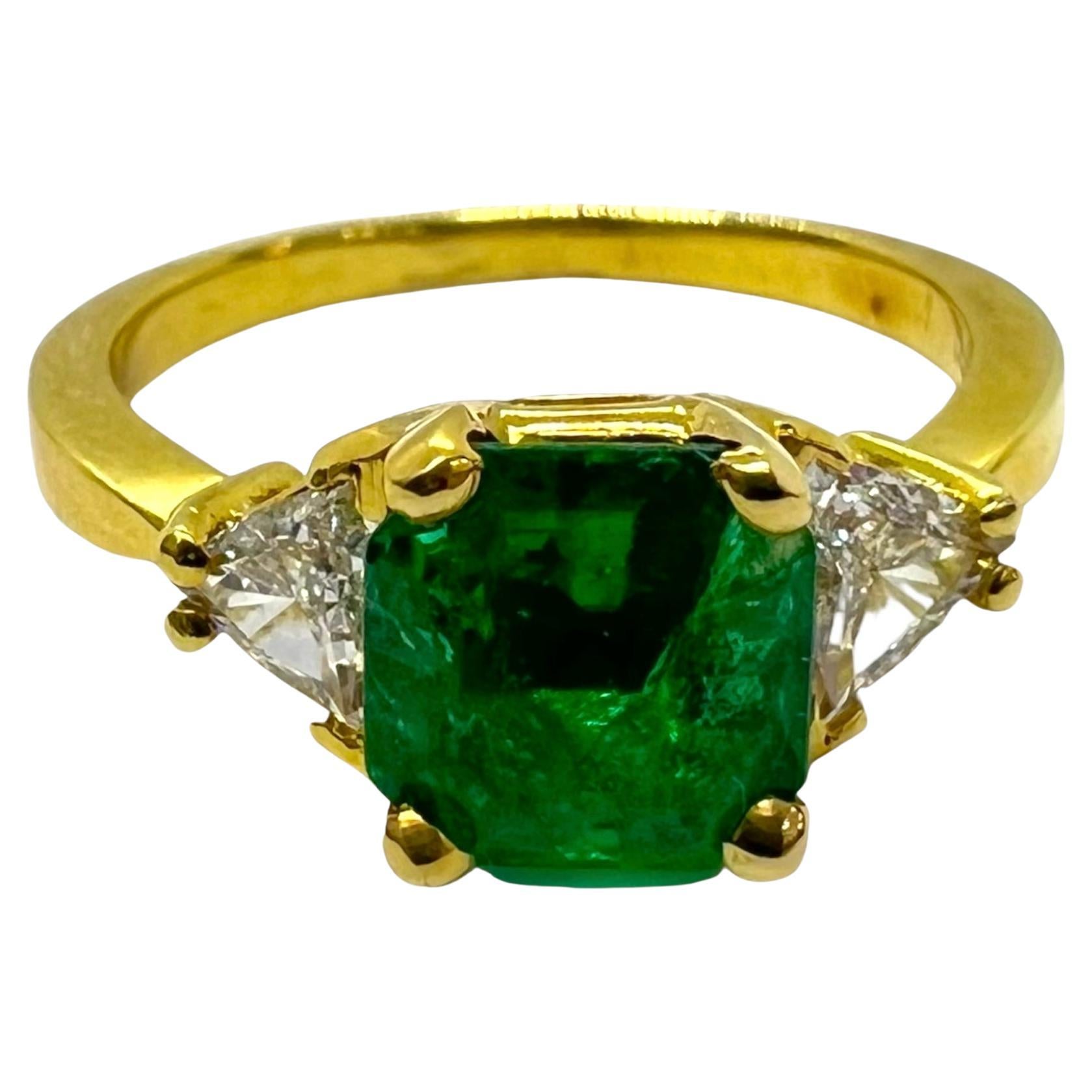 Sophia D. 18K Yellow Gold Emerald Ring For Sale