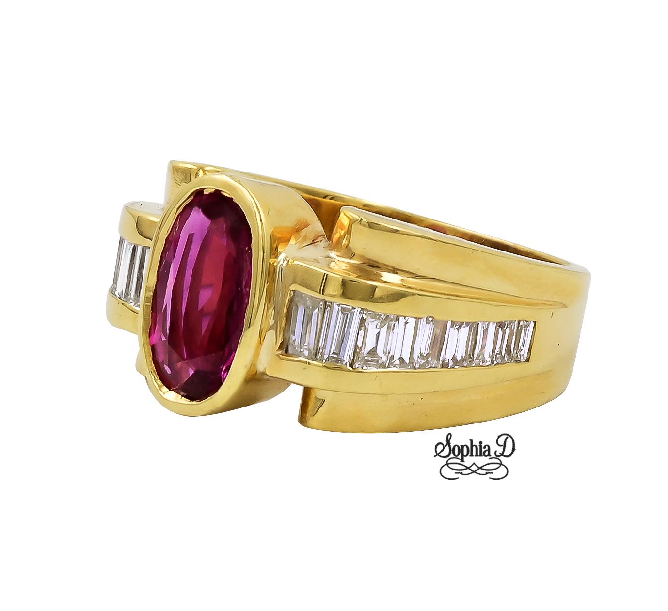 Ring aus 18 Karat Gelbgold mit Diamant und Rubin.

Sophia D von Joseph Dardashti LTD ist seit 35 Jahren weltweit bekannt und lässt sich vom klassischen Art-Déco-Design inspirieren, das mit modernen Fertigungstechniken verschmilzt.  