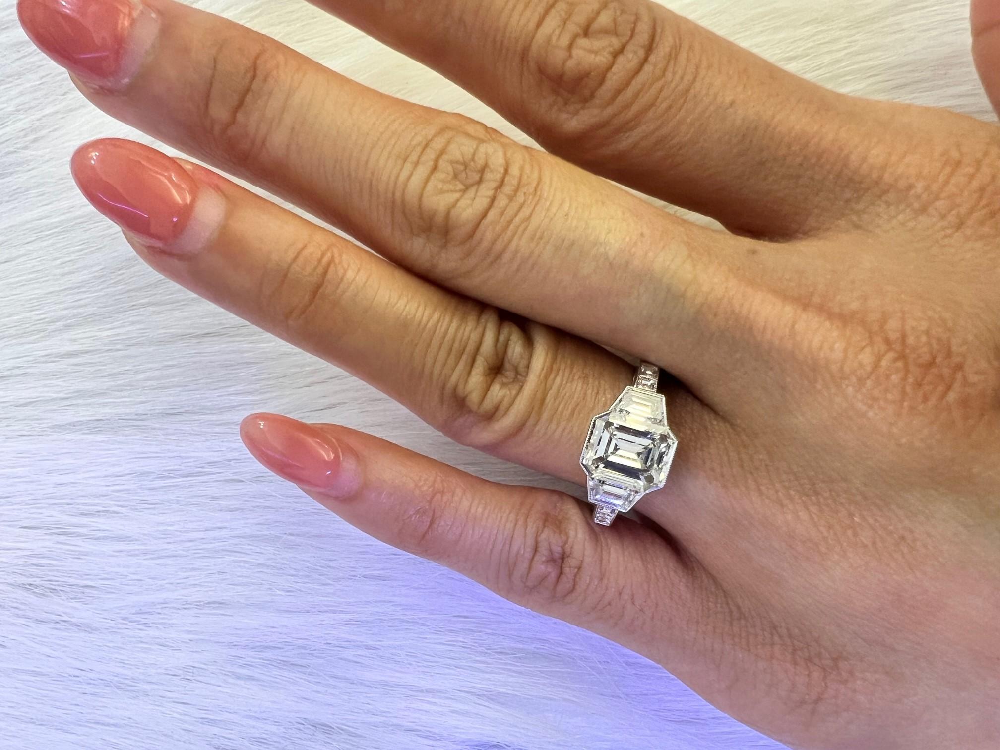 Sophia D. Bague de fiançailles en platine avec un diamant de 2,07 carats Neuf - En vente à New York, NY