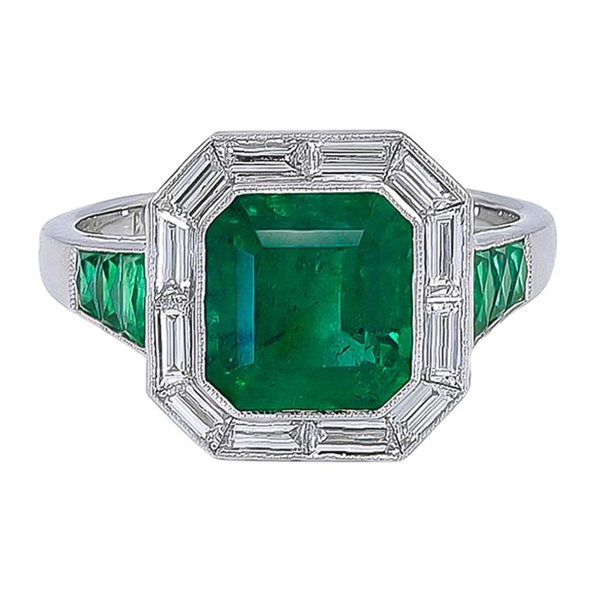 Émeraude taillée en carré Sophia D. 2,63 carats  Bague Art Déco en platine