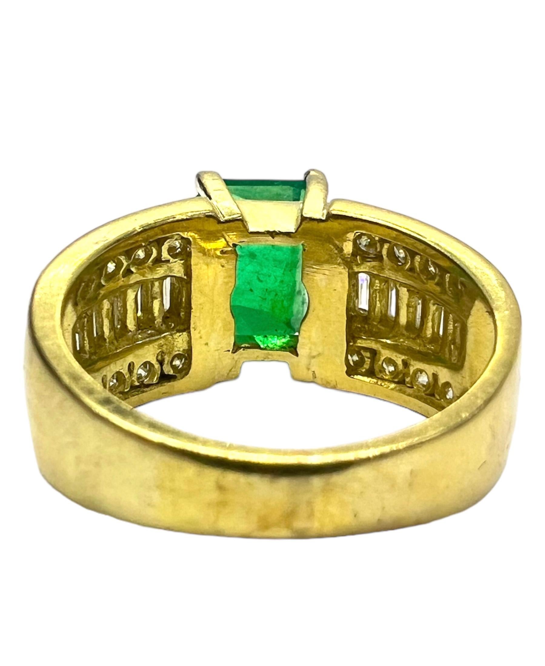 Art Deco Sophia D. 2.75 Carat Emerald Yellow Gold Ring For Sale