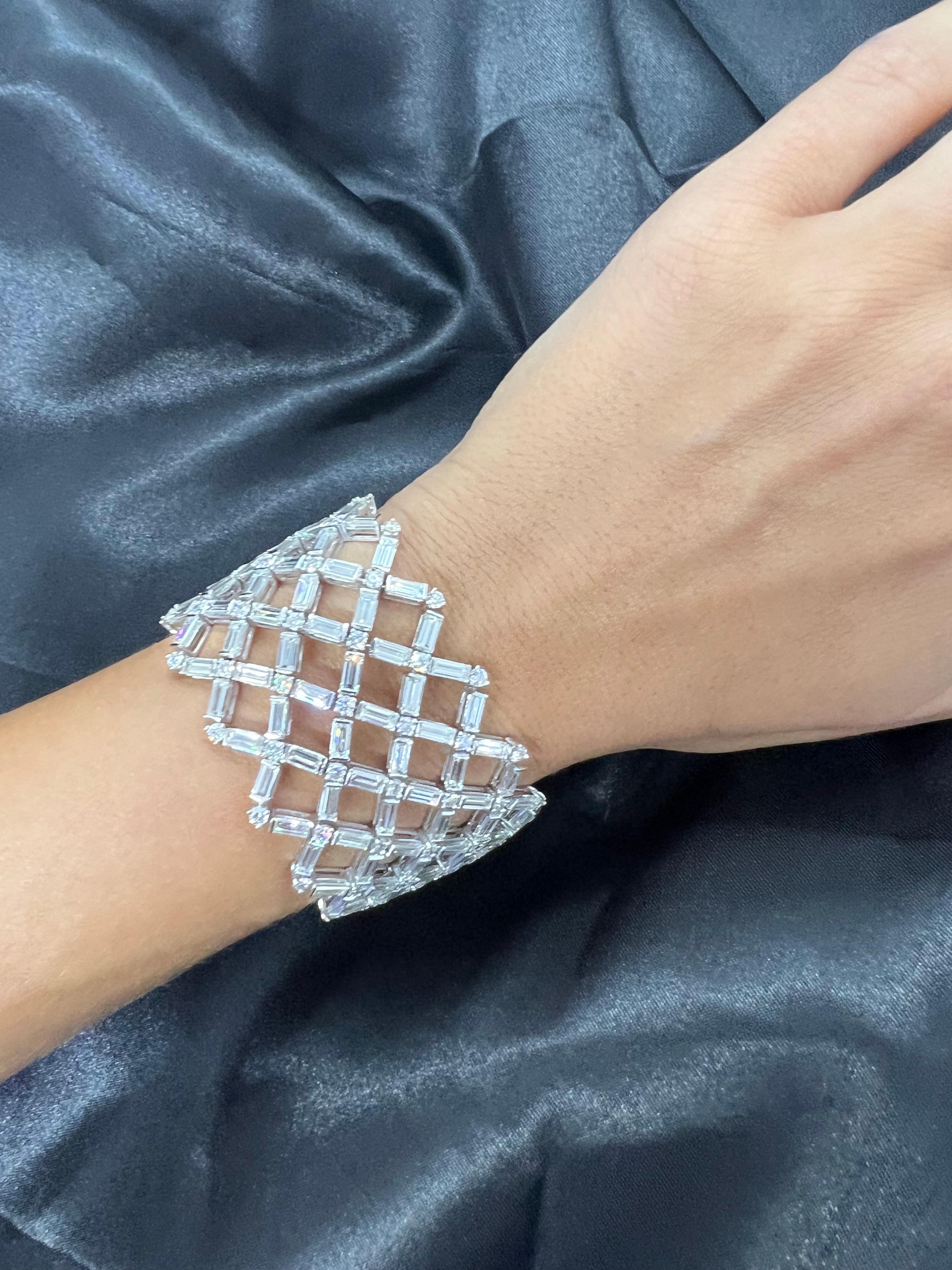 Taille baguette Bracelet Sophia en platine avec diamants de 33.75 carats en vente