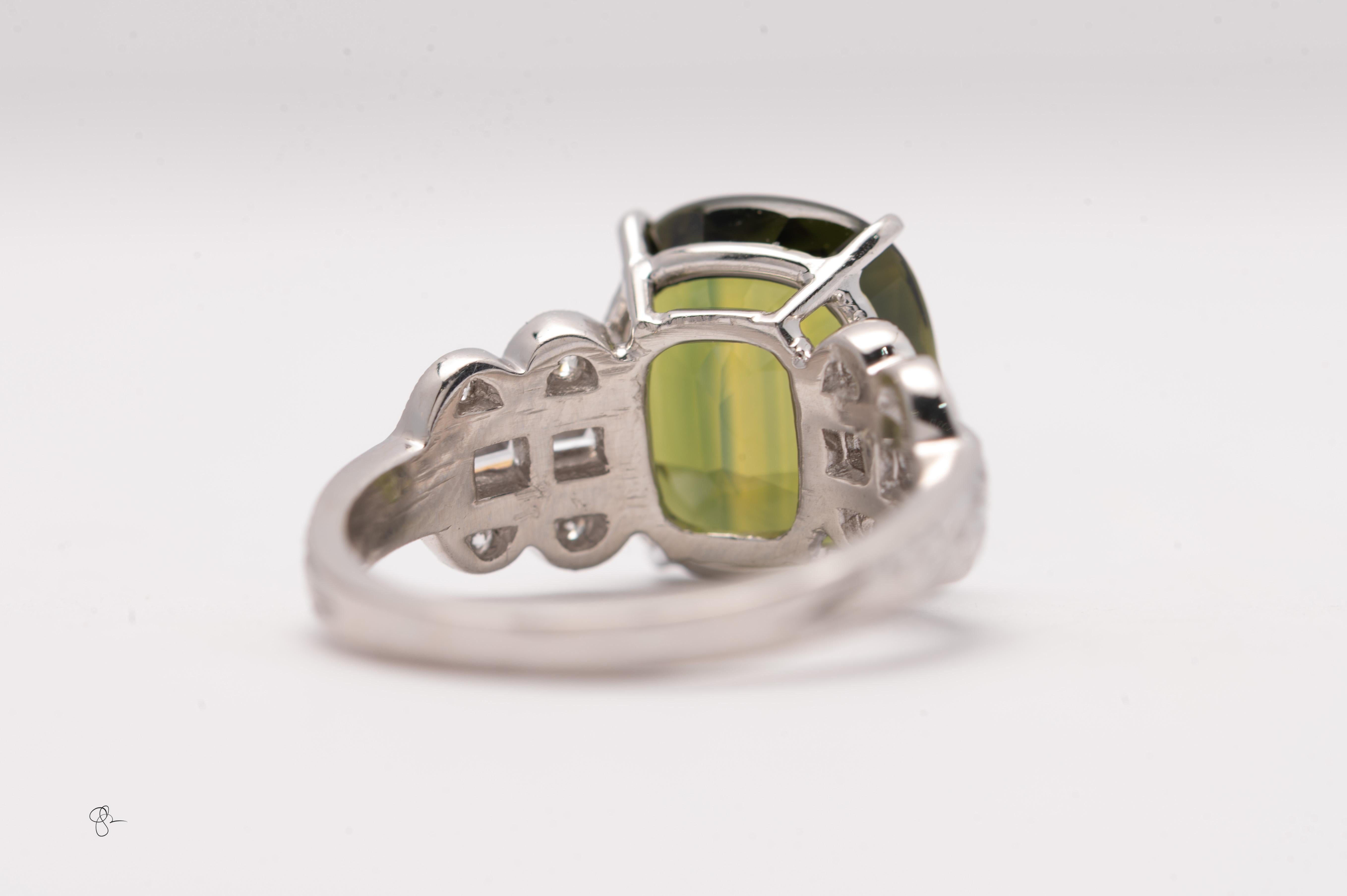 Art déco D & A Style Style D & A Style Style D'Art Déco Platine Saphir Vert 7 Carats avec Accents de Diamants en vente