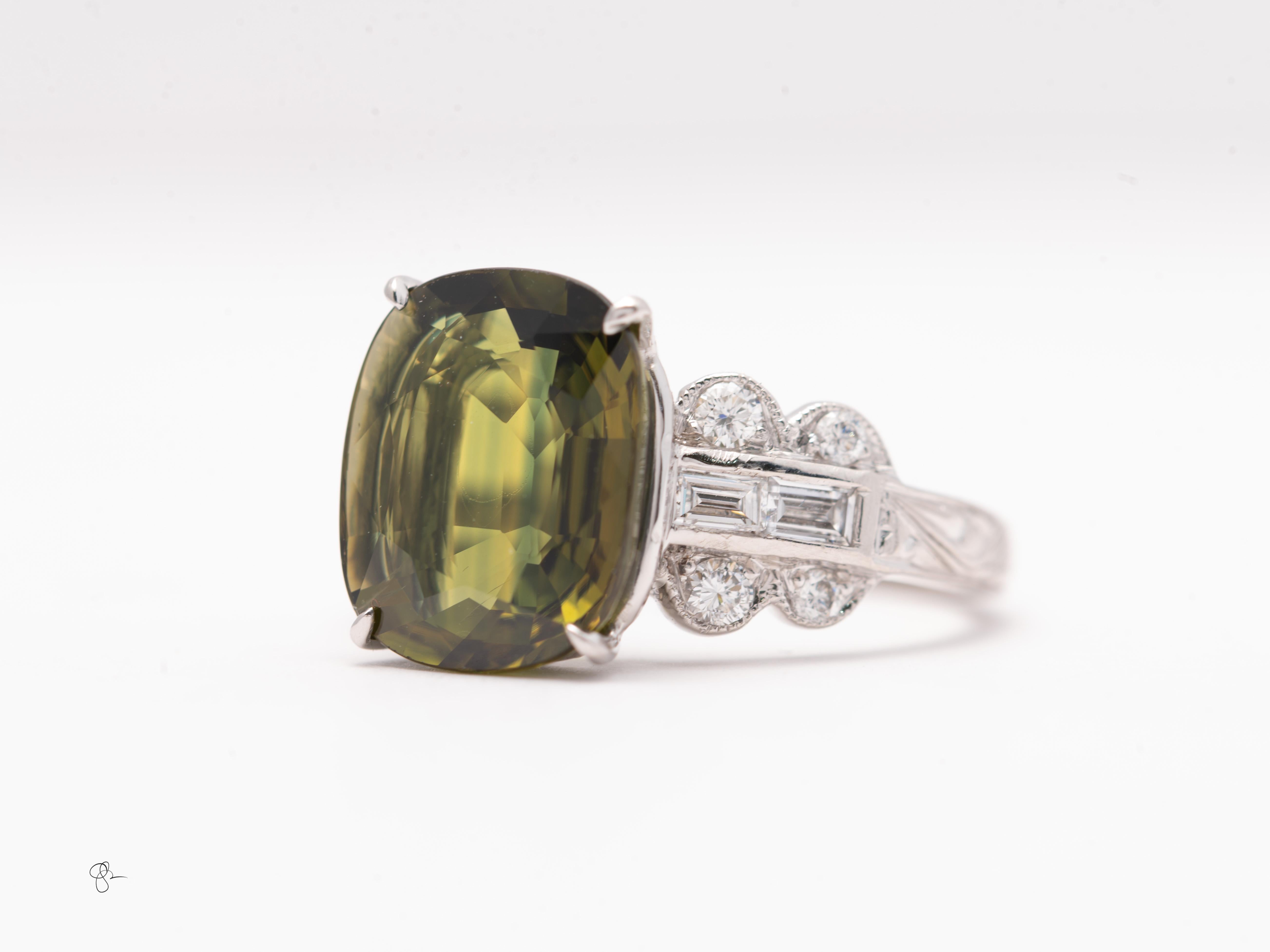 D & A Style Style D & A Style Style D'Art Déco Platine Saphir Vert 7 Carats avec Accents de Diamants en vente 2