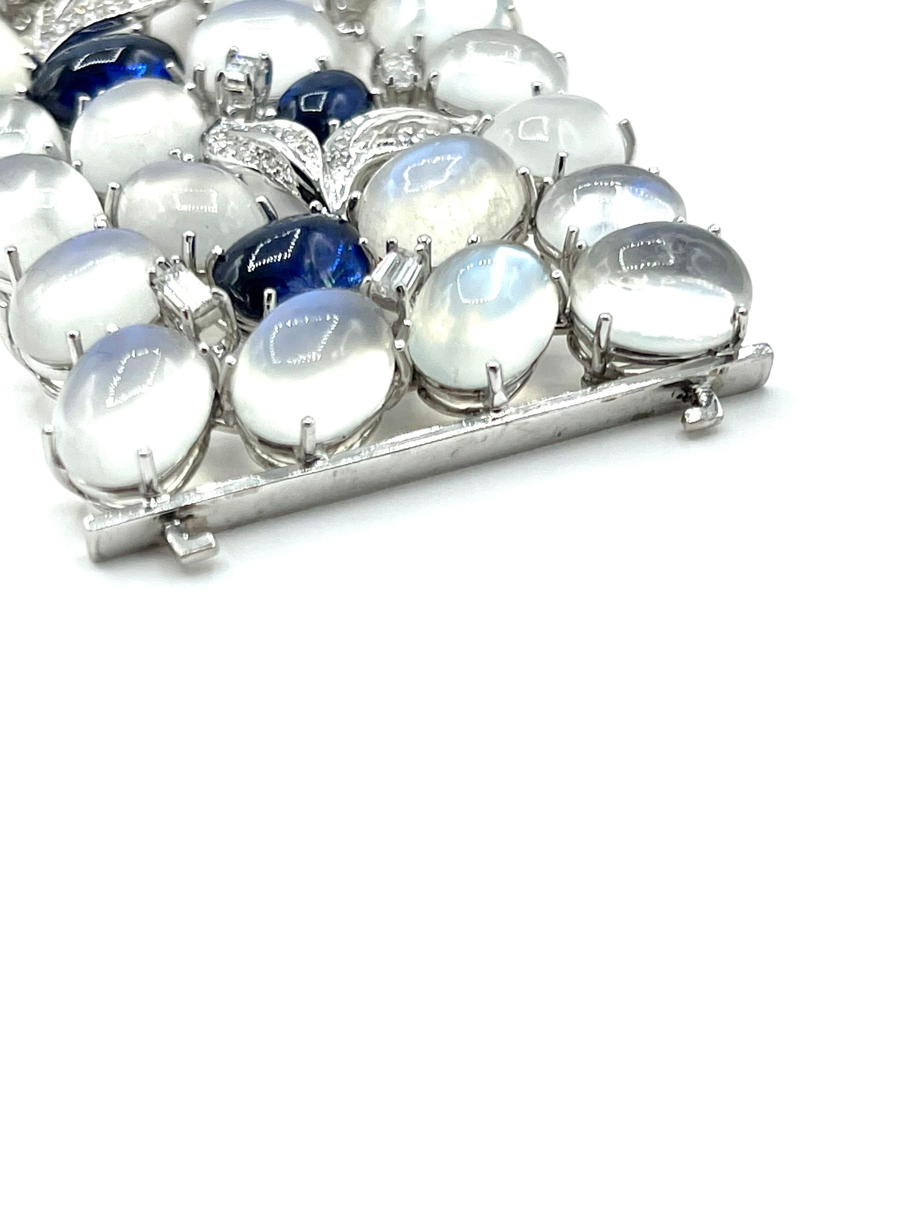 Bracelet Sophia D. en or 18 carats avec pierre de lune cabochon, saphirs et diamants Unisexe en vente