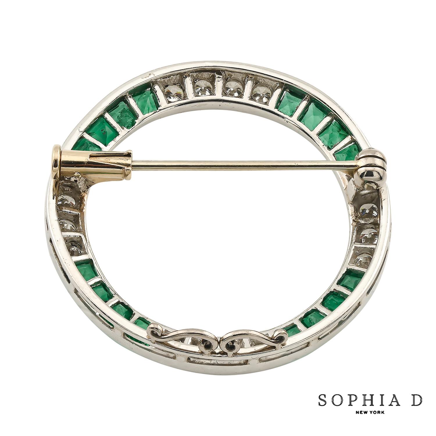 Sophia D. Brosche mit Smaragd und Diamanten im Zustand „Neu“ im Angebot in New York, NY