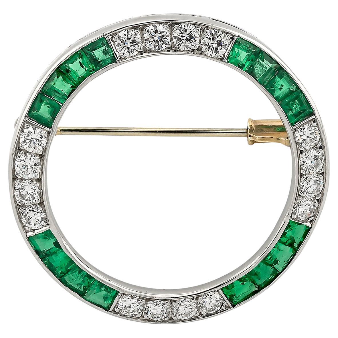 Sophia D. Broche de esmeralda y diamantes
