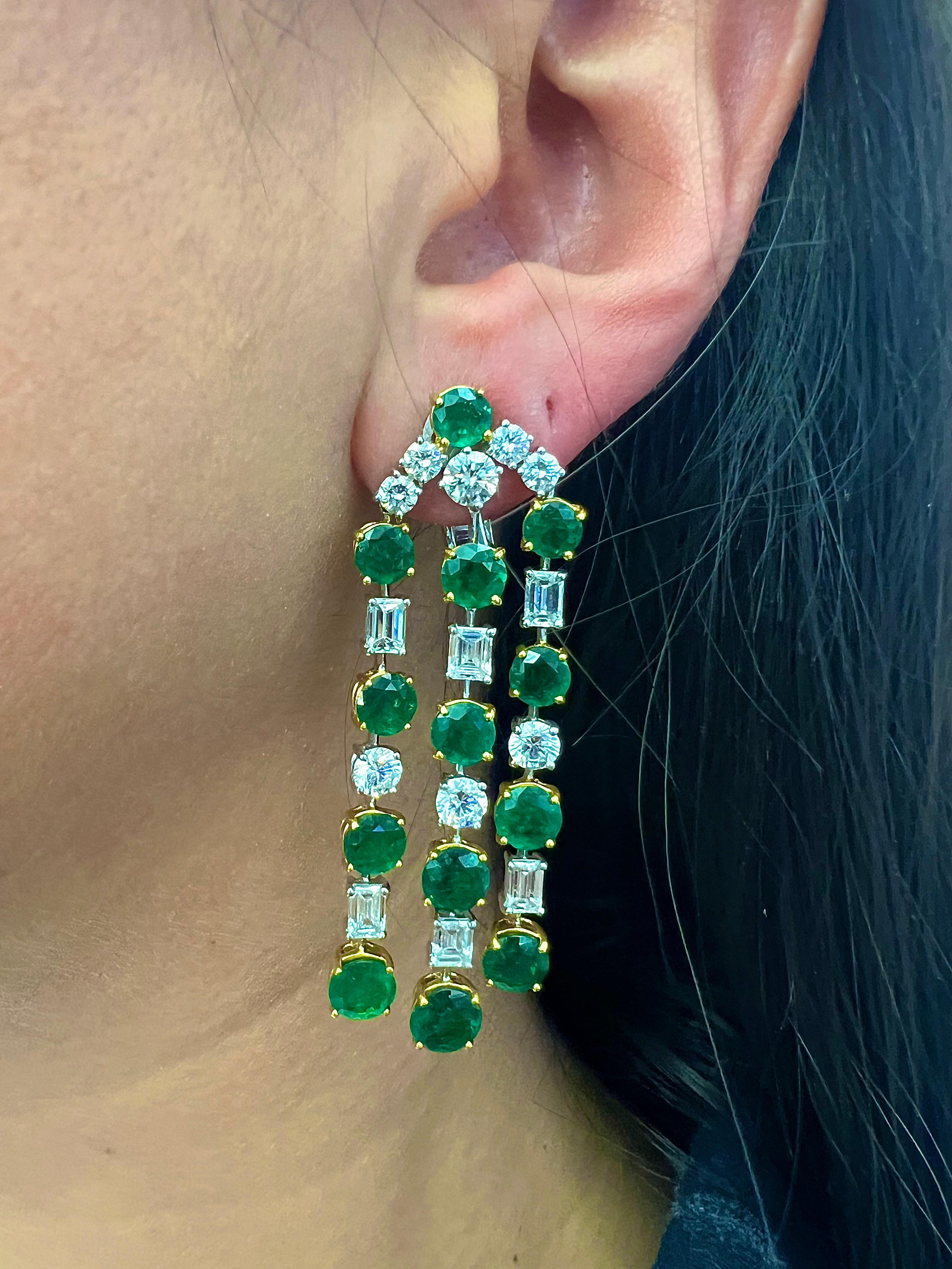  Sophia D. Emerald and Diamond Chandelier Earrings in Platinum and Yellow Gold In New Condition For Sale In New York, NY