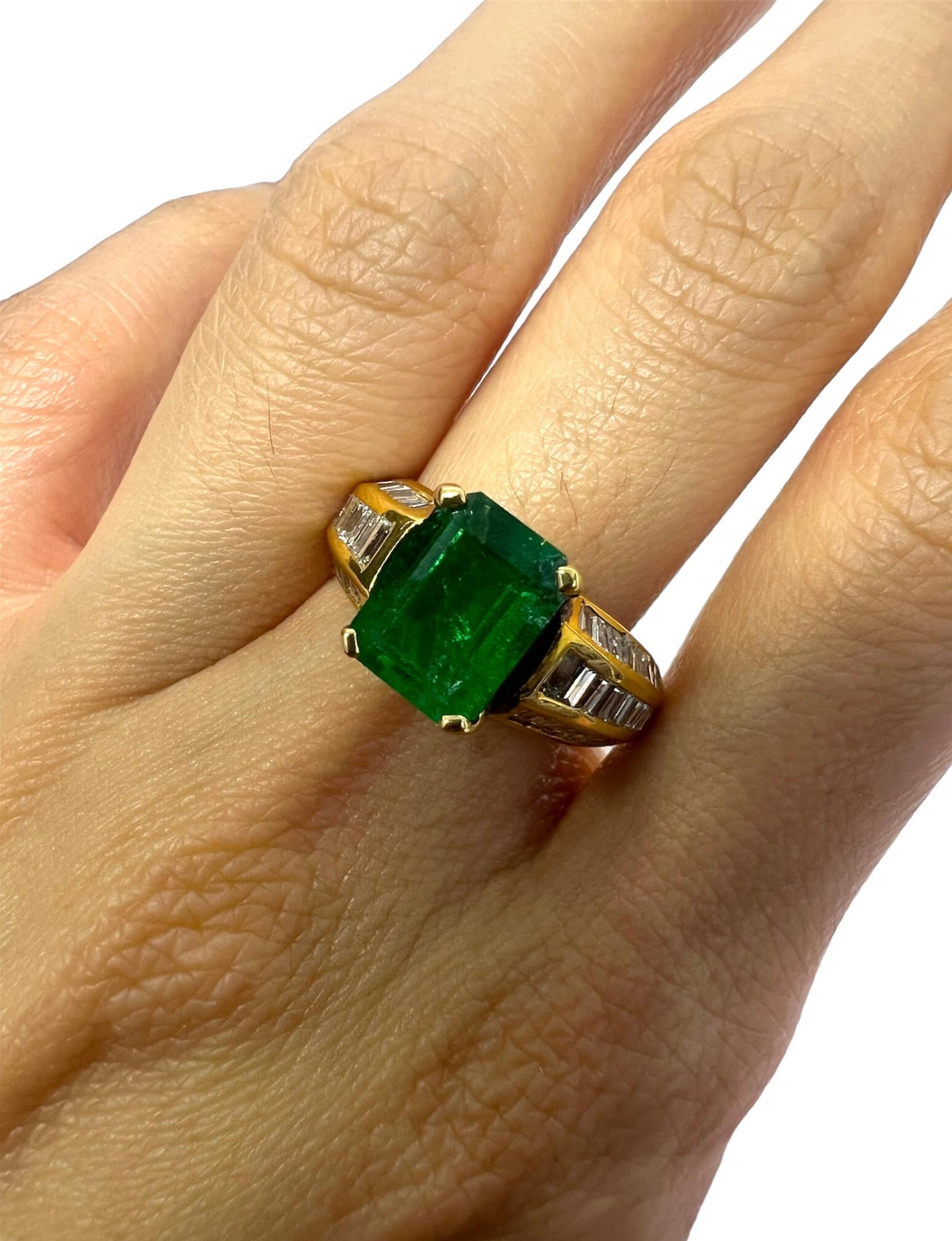 Sophia D. Ring mit Smaragd und Diamant (Smaragdschliff) im Angebot