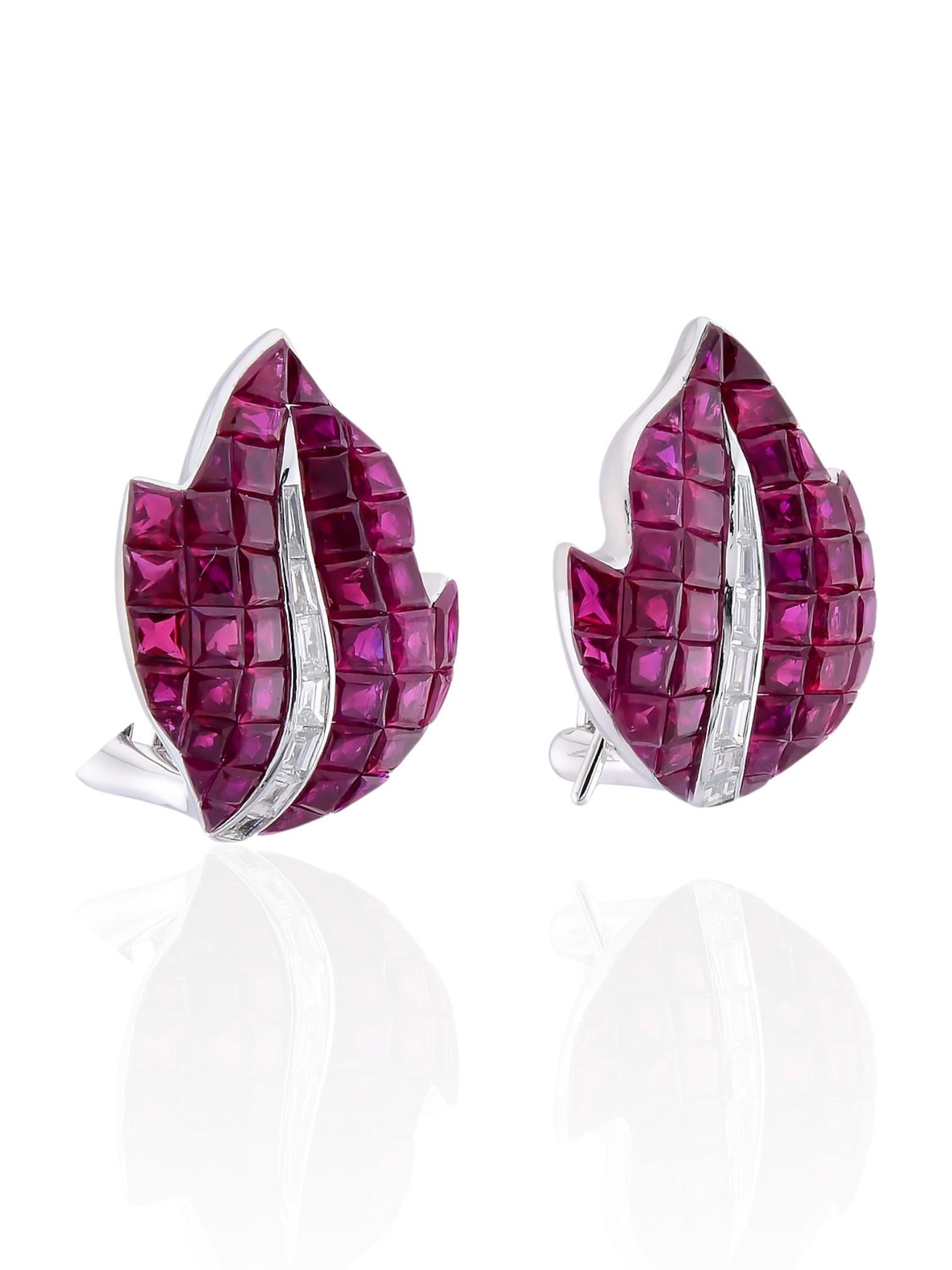 Sophia D Orecchini a foglia con rubino e diamanti incastonati invisibili in oro bianco 18 carati In condizioni Nuovo in vendita a New York, NY