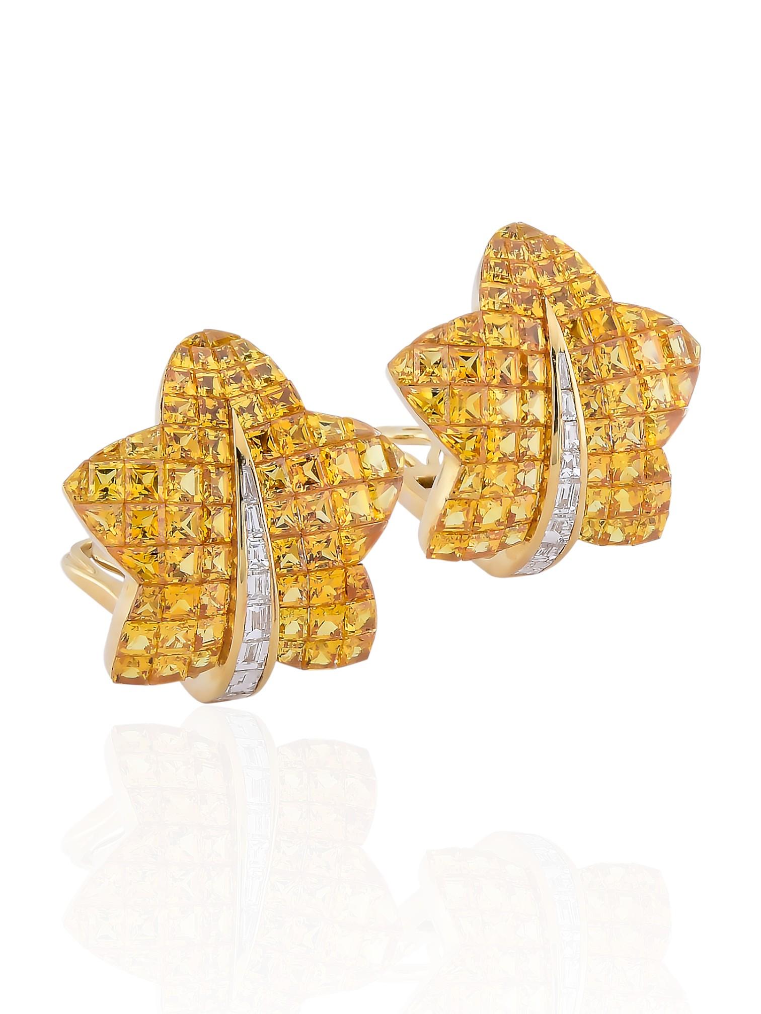 Boucles d'oreilles en or jaune 18 carats serties à l'aveugle de saphirs jaunes et de diamants Sophia D Neuf - En vente à New York, NY
