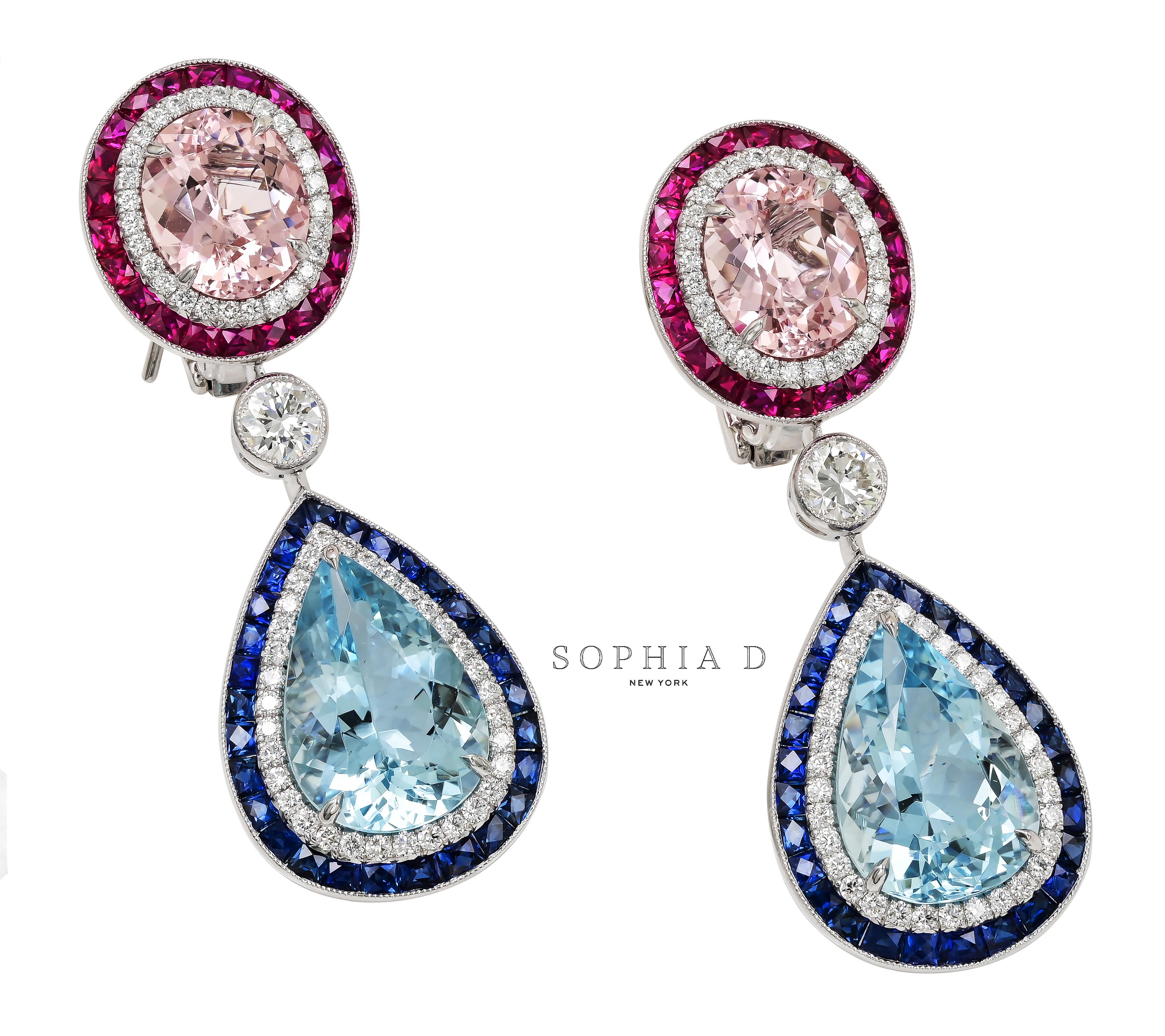 Orecchini a goccia in platino con acquamarina da 11,67 carati, morganite da 6,12 carati, rubino da 2,05 carati, zaffiro da 2,40 carati e diamanti da 1,05 carati.

Sophia D è conosciuta in tutto il mondo da oltre 40 anni per la sua ricca storia di