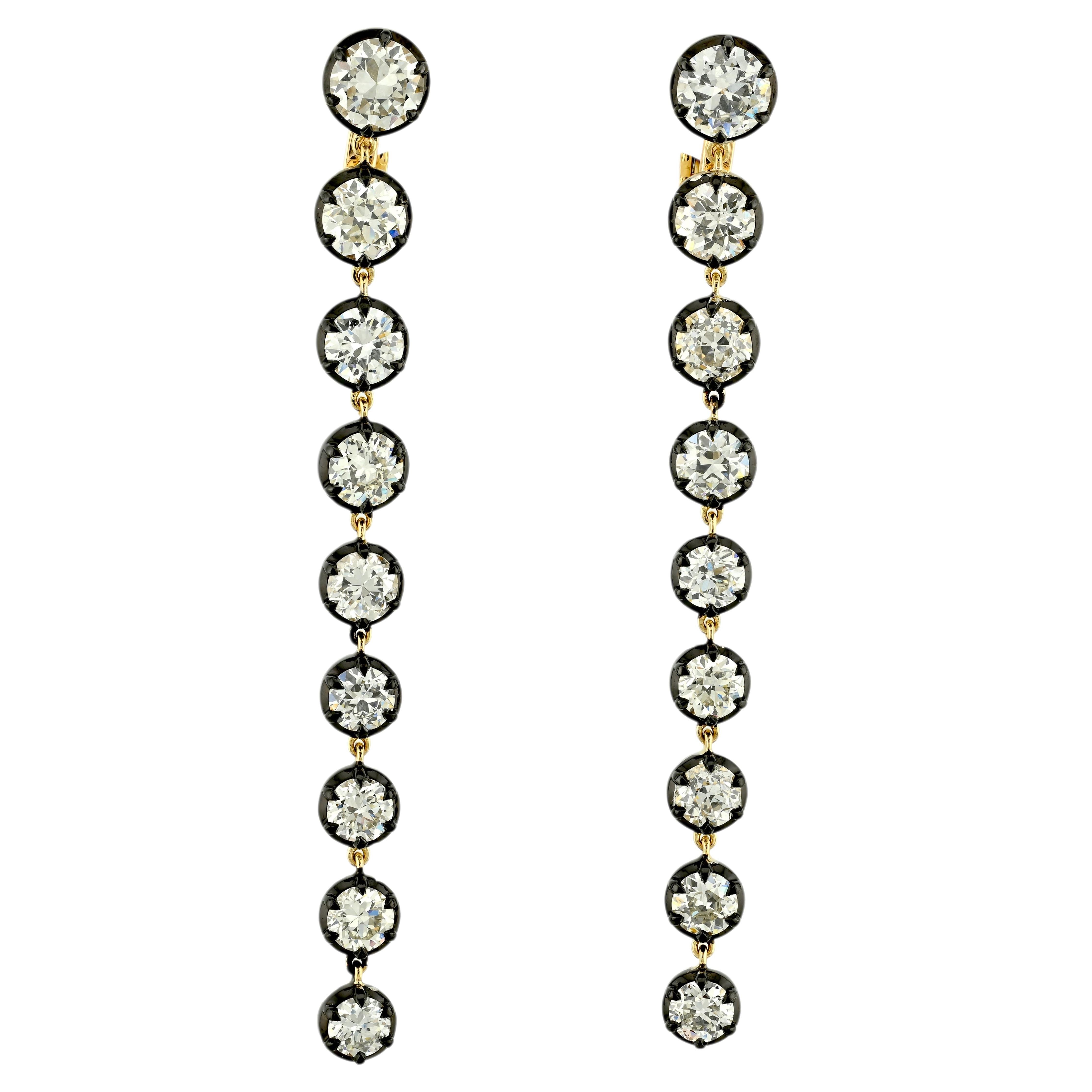 Orecchini a goccia con diamante rotondo Sophia D in platino e oro giallo 18 carati