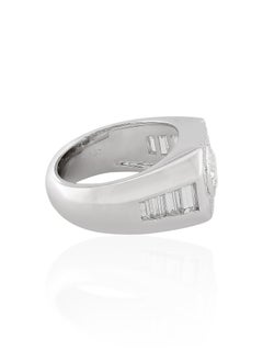 Anello in platino con diamante rotondo Sophia D.