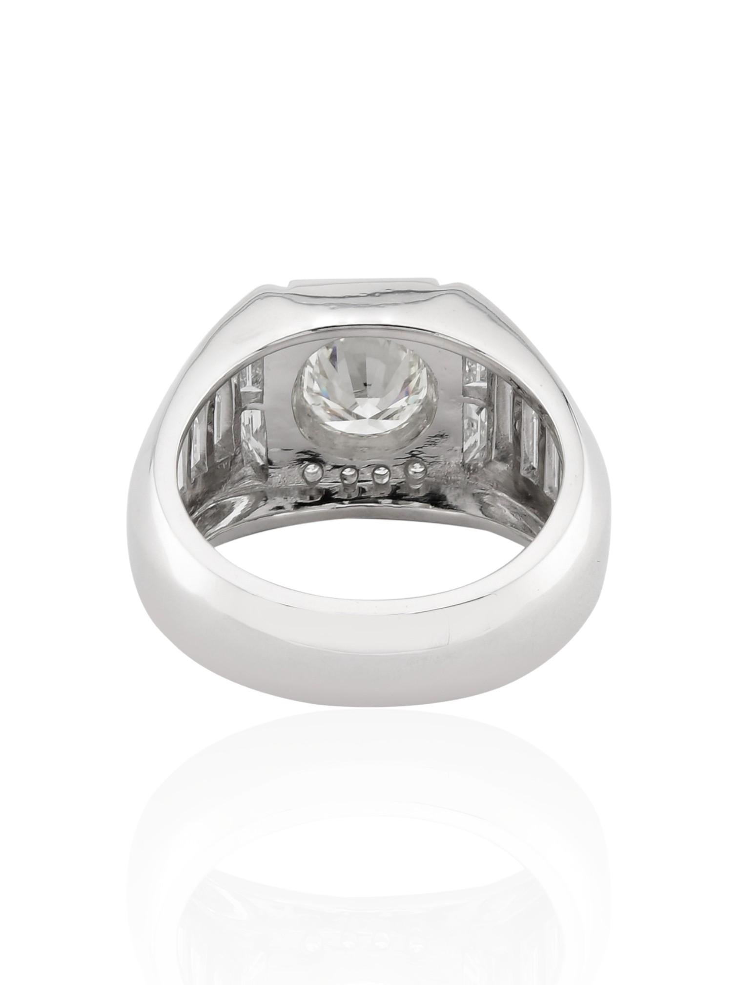Taille ronde Bague en platine avec diamant rond Sophia D en vente