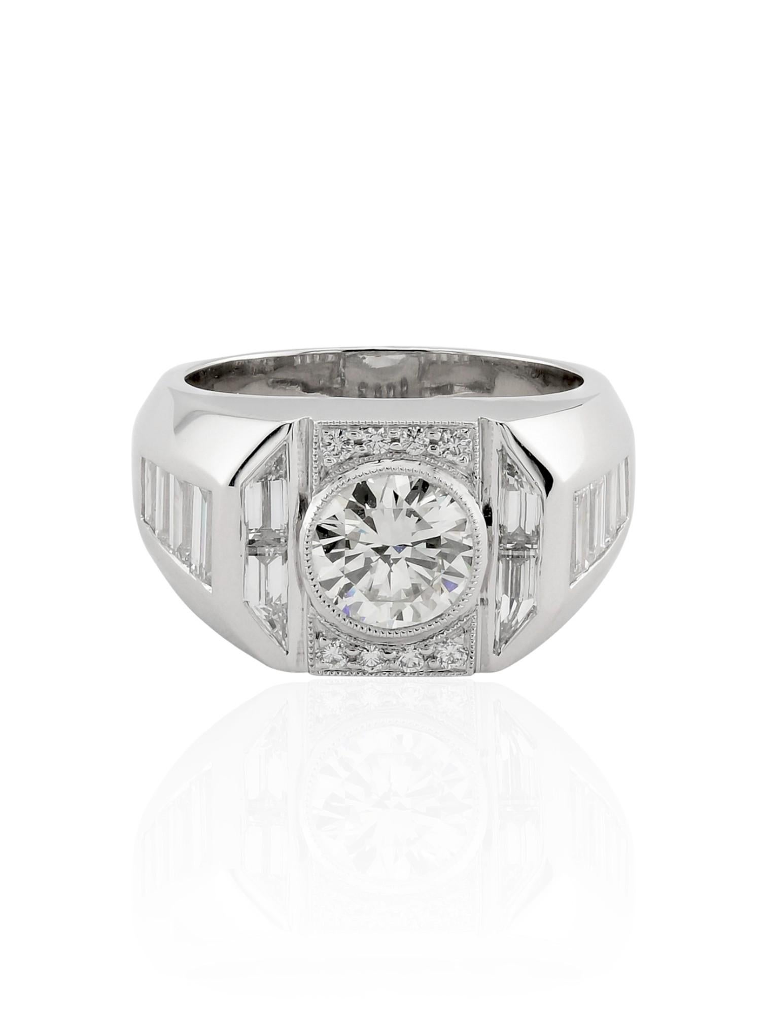 Bague en platine avec diamant rond Sophia D en vente