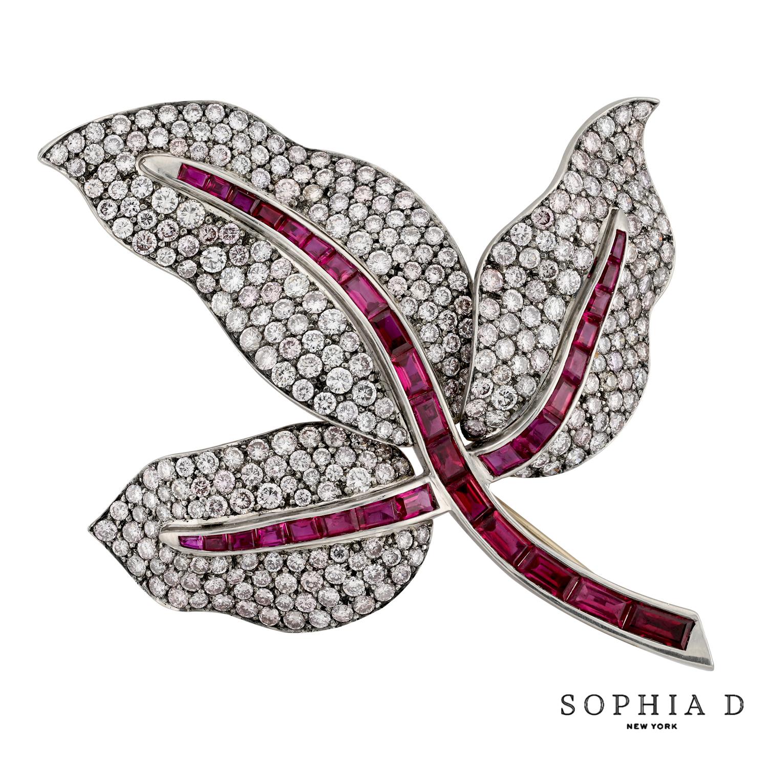 Sophia D. Broche de hoja de rubí y diamantes en Nuevo estado para la venta en New York, NY