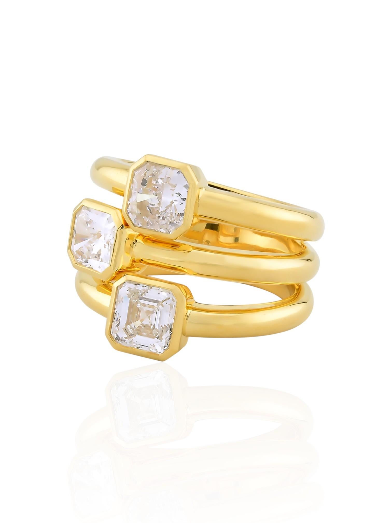 Bague en or jaune 18K à trois pierres et diamants Sophia D Neuf - En vente à New York, NY