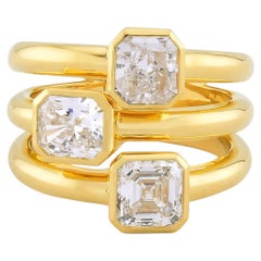 Bague en or jaune 18K à trois pierres et diamants Sophia D