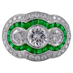Bague Sophia D. à trois pierres, émeraude et diamants