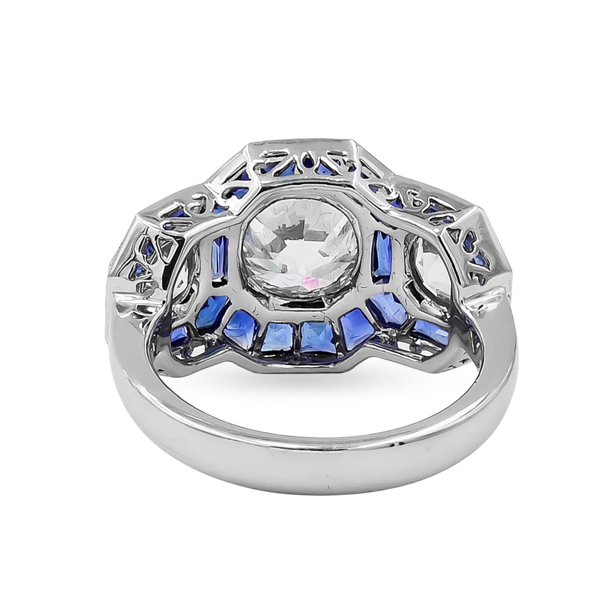Taglio rotondo Anello con tre pietre di Sophia D. A. in vendita