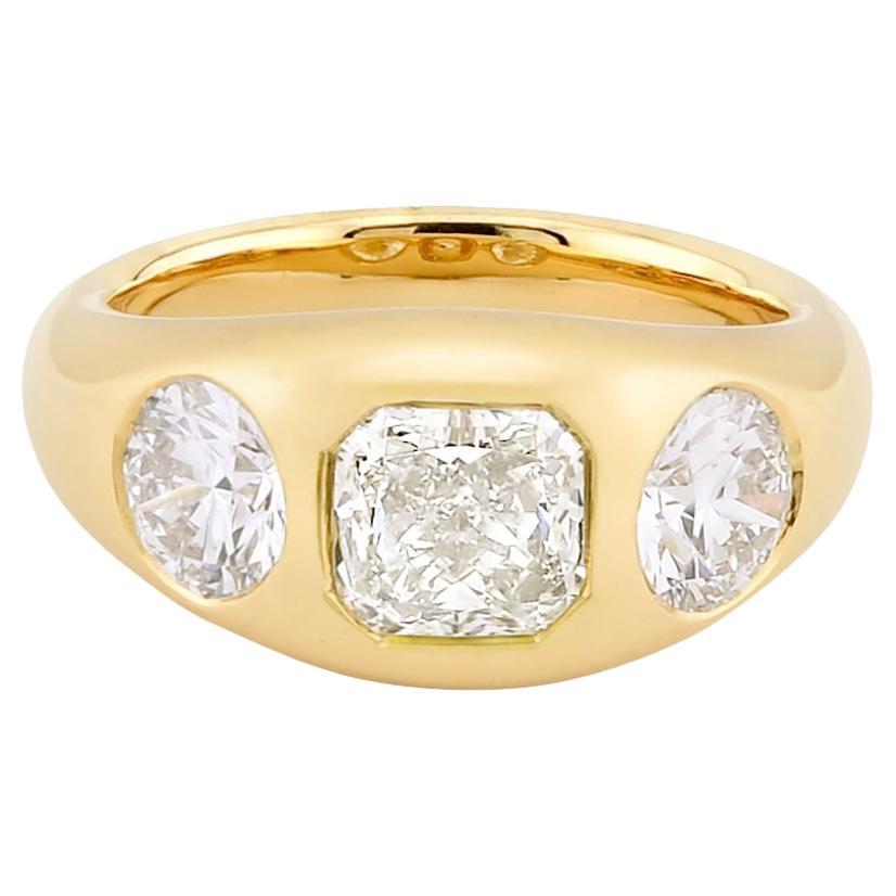 Sophia D Dreistein-Ring aus 18 Karat Gelbgold