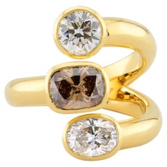 Bague en or jaune 18 carats de Sophia D Trio de diamants bruns et blancs