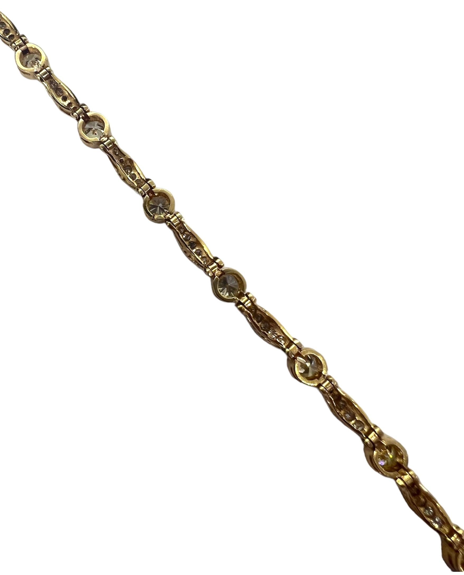Taille ronde Bracelet Sophia D. en or jaune avec diamants en vente