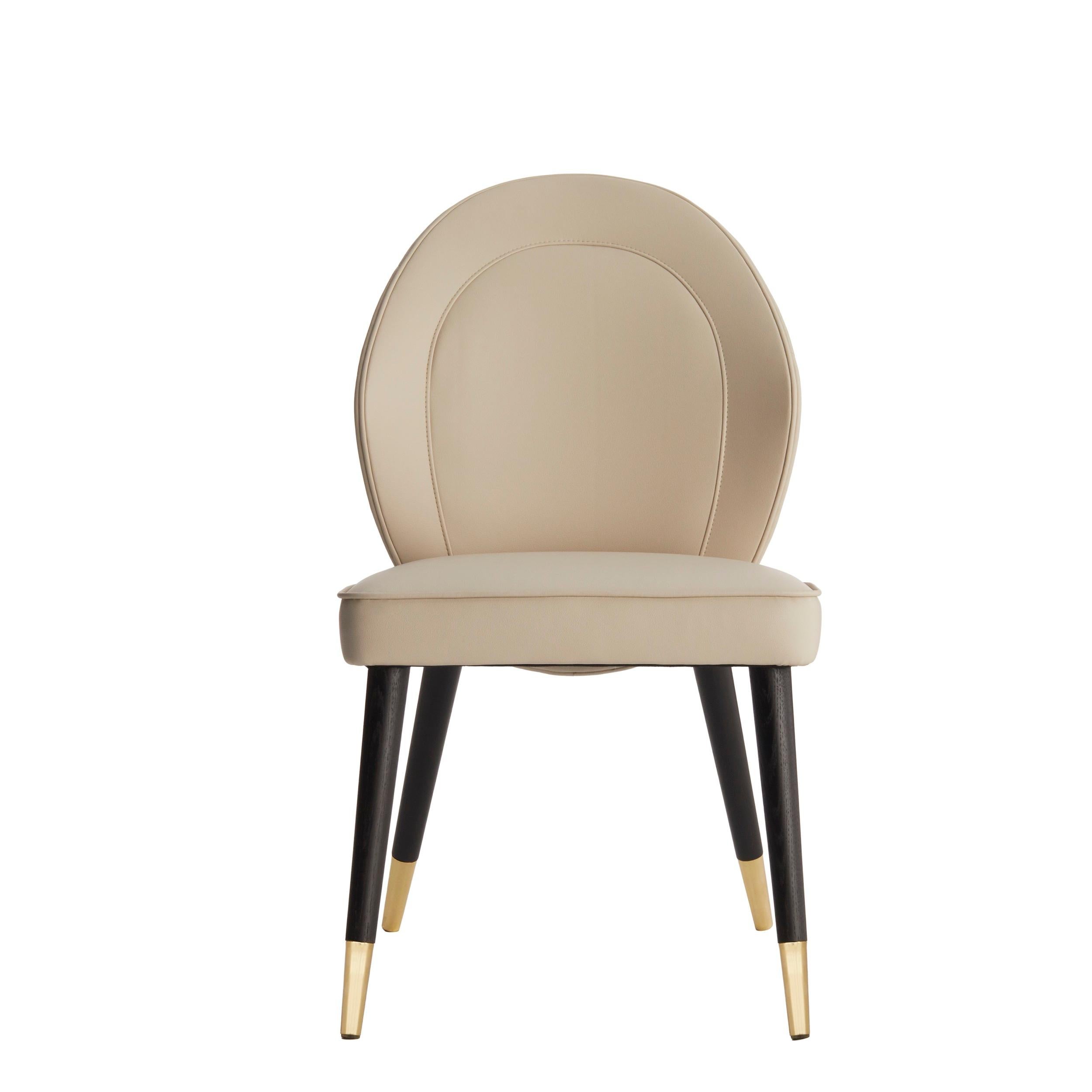 Laqué Chaise de salle à manger SOPHIA avec embouts en laiton en vente