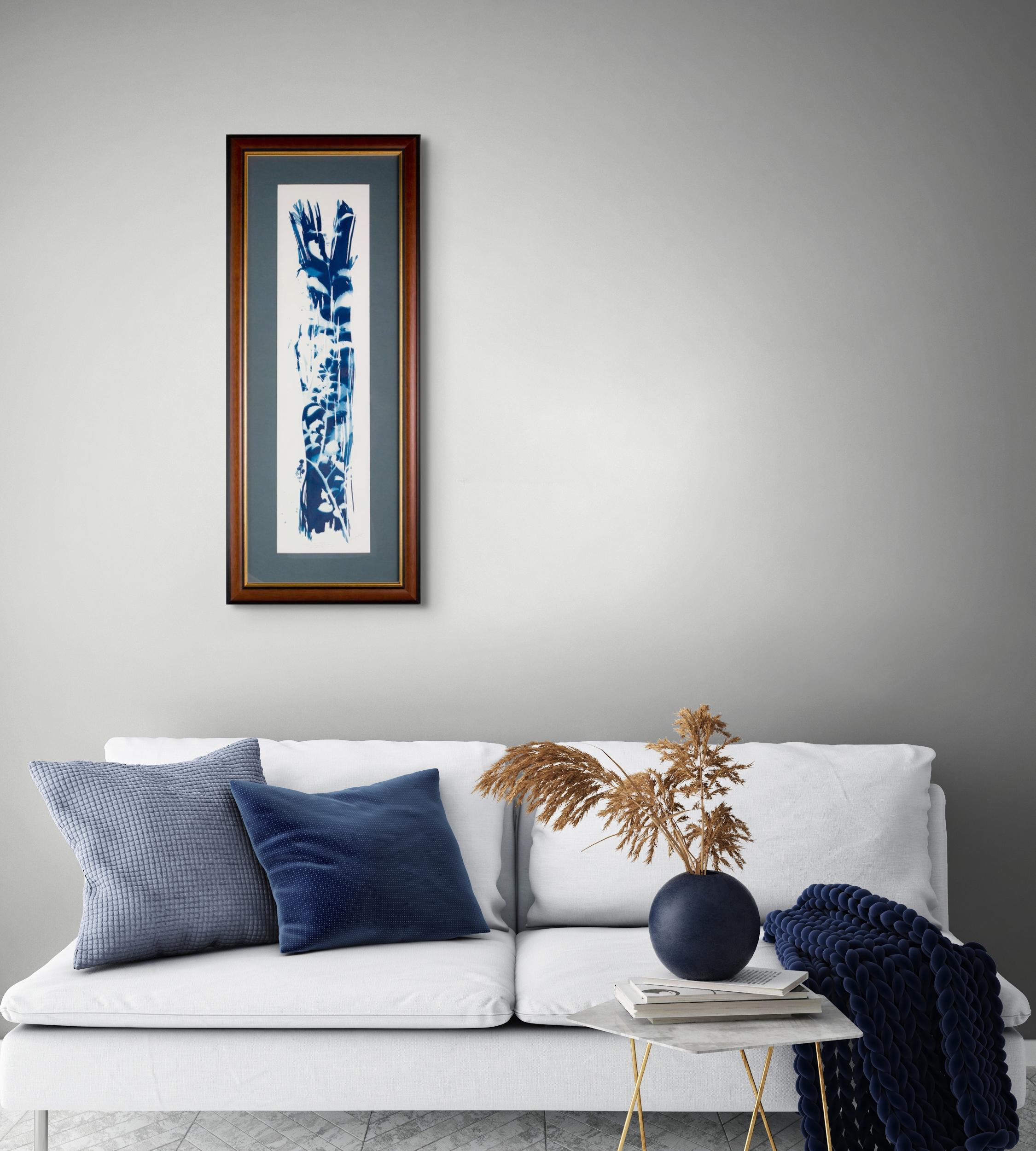 ''Mutter und Kind''. botanisches Holzland, blau-weiße Zyanotyp (Zeitgenössisch), Photograph, von Sophia Milligan